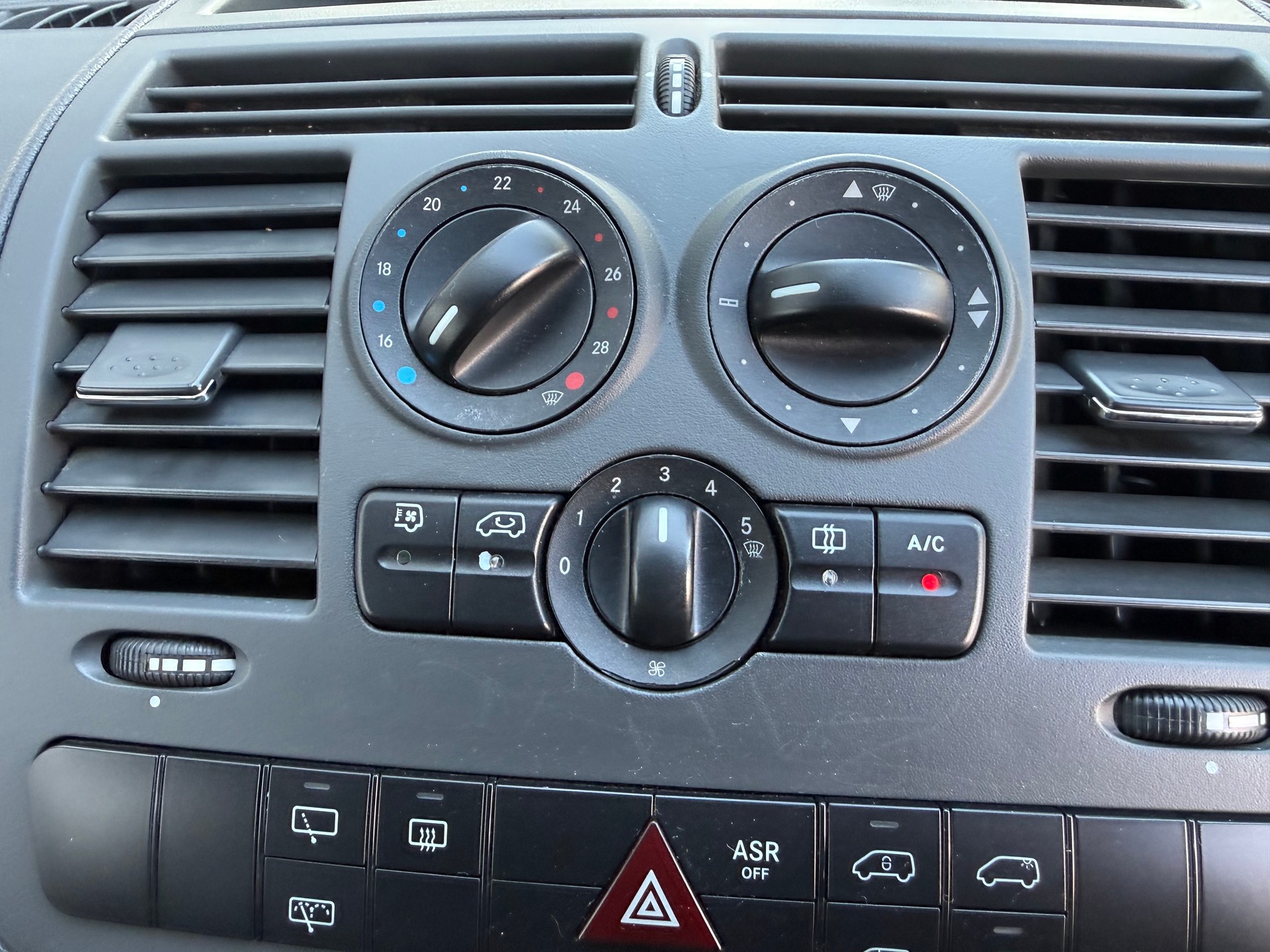 MERCEDES-BENZ Vito 113 CDI Blue Efficiency EL A-image-9
