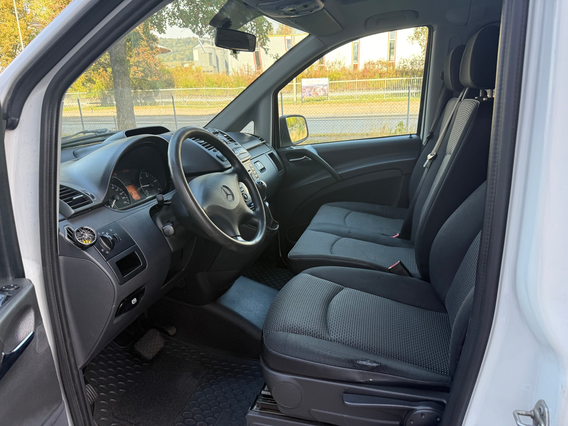 MERCEDES-BENZ Vito 113 CDI Blue Efficiency EL A-image-12