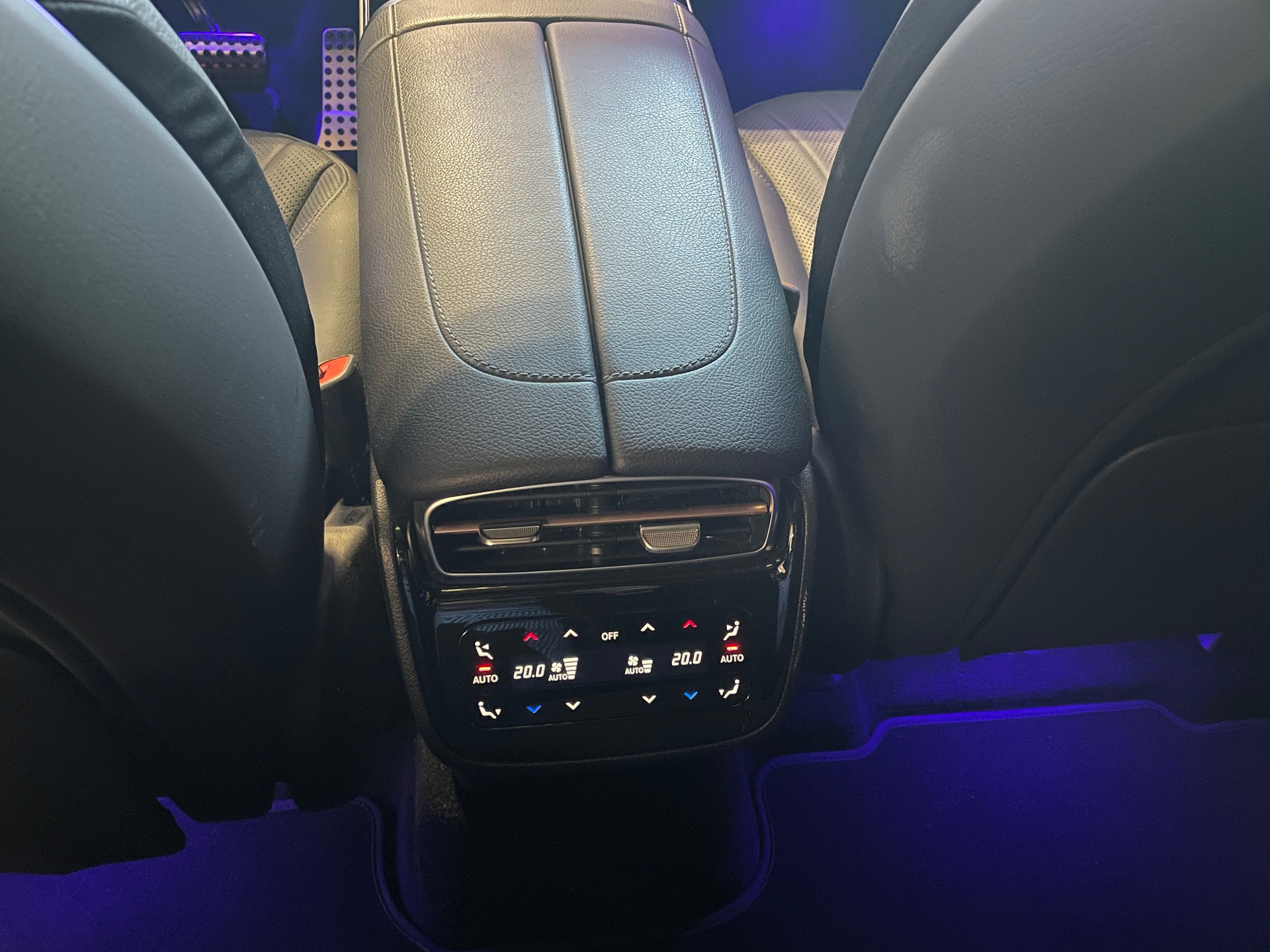 MERCEDES-BENZ EQE SUV 500 4 Matic AMG Line-image-11