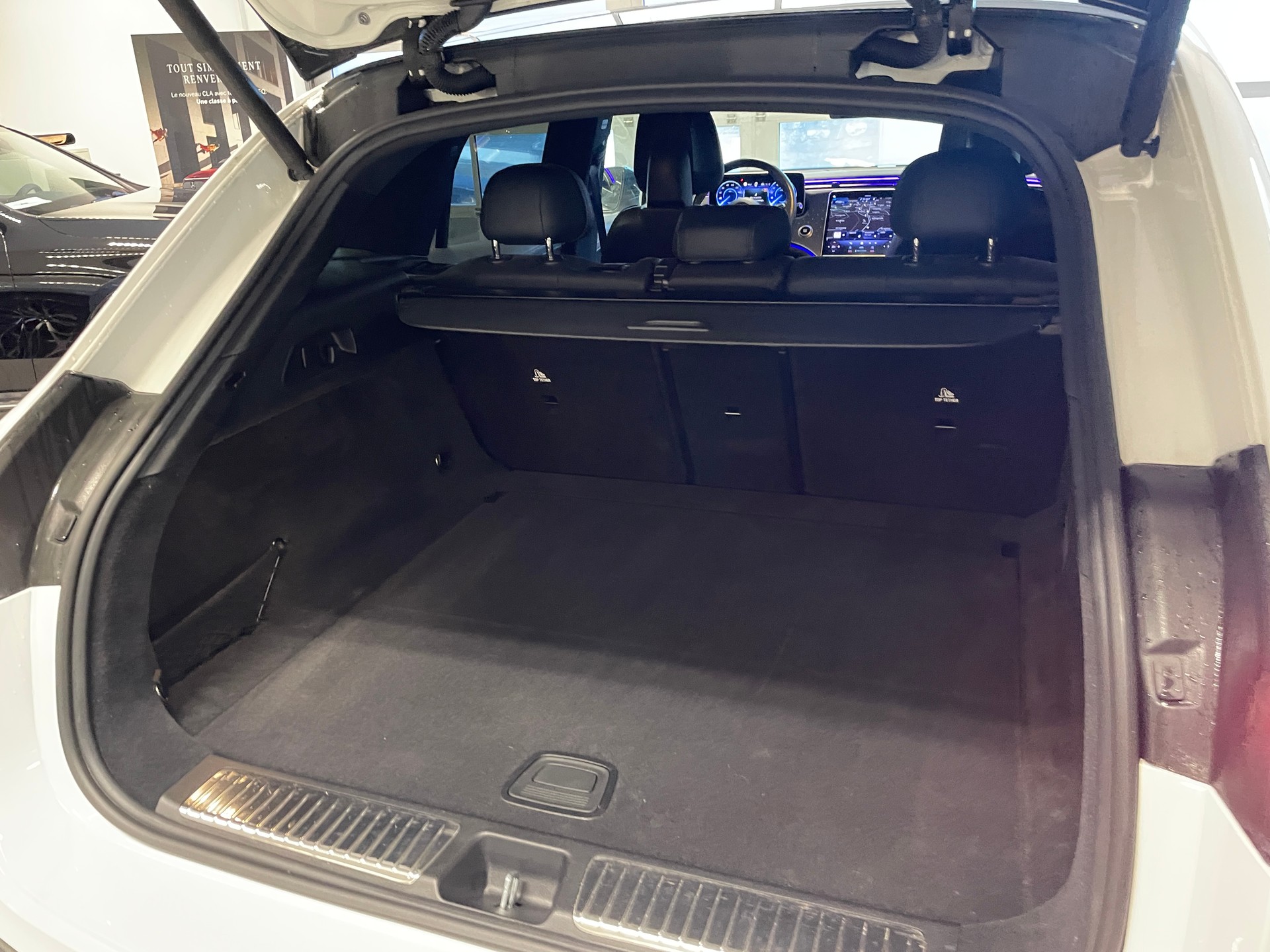 MERCEDES-BENZ EQE SUV 500 4 Matic AMG Line-image-6