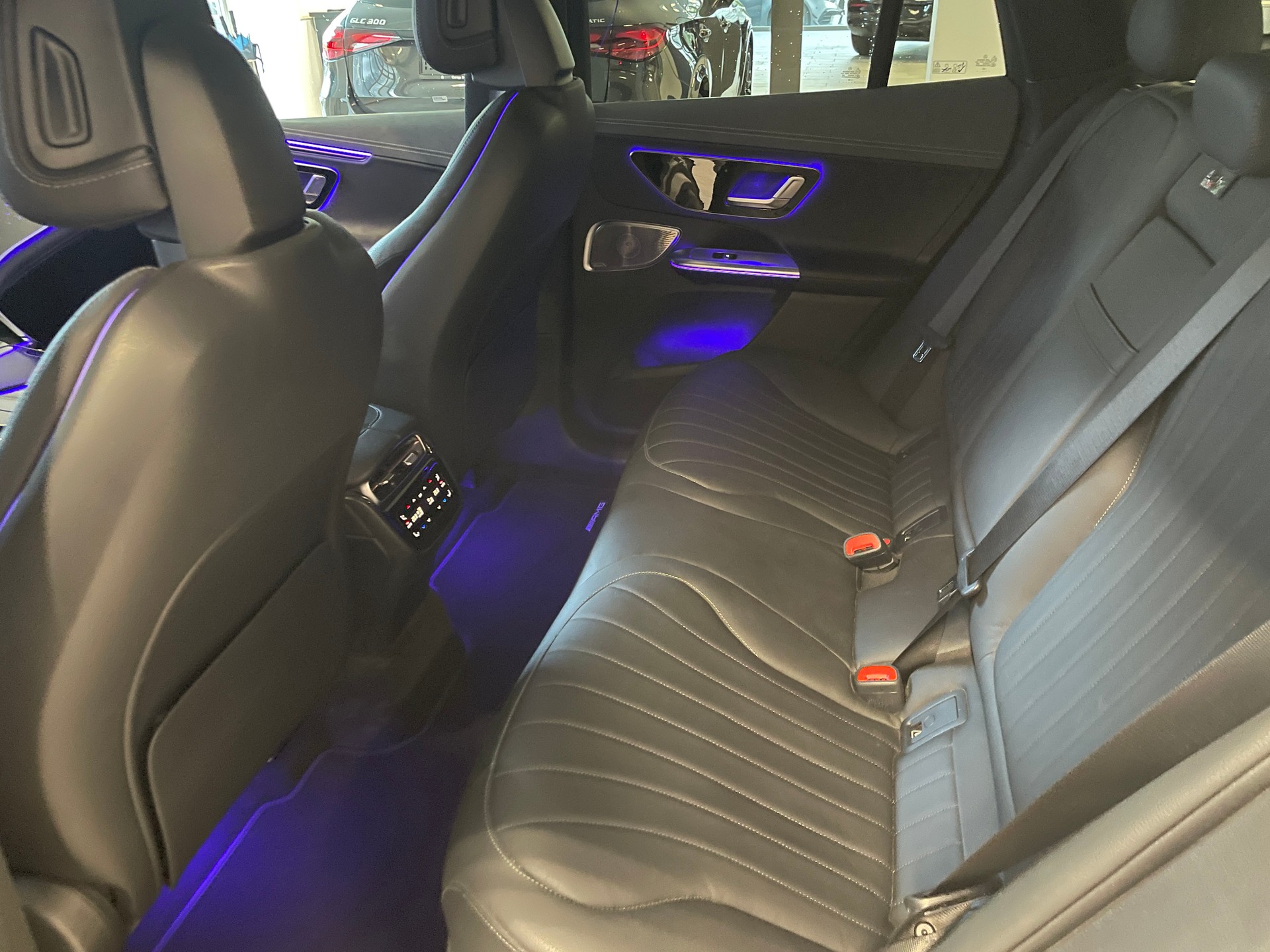 MERCEDES-BENZ EQE SUV 500 4 Matic AMG Line-image-10