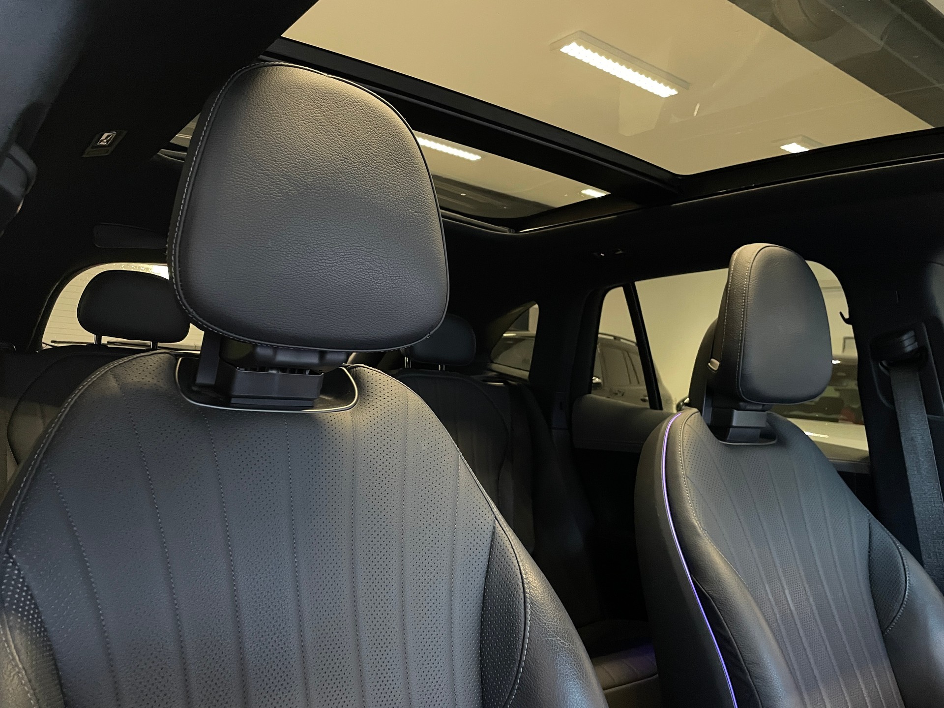 MERCEDES-BENZ EQE SUV 500 4 Matic AMG Line-image-23