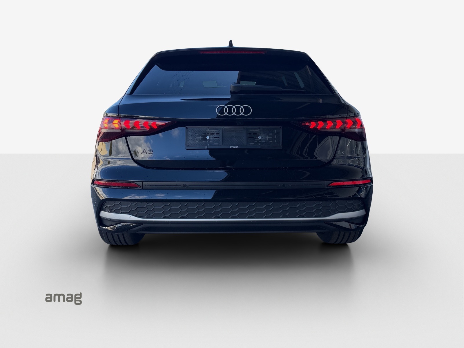 AUDI A3 Sportback TFSI 110 kW Attraction S tronic-image-3