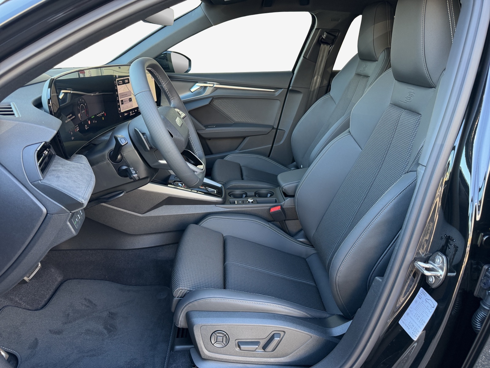 AUDI A3 Sportback TFSI 110 kW Attraction S tronic-image-7
