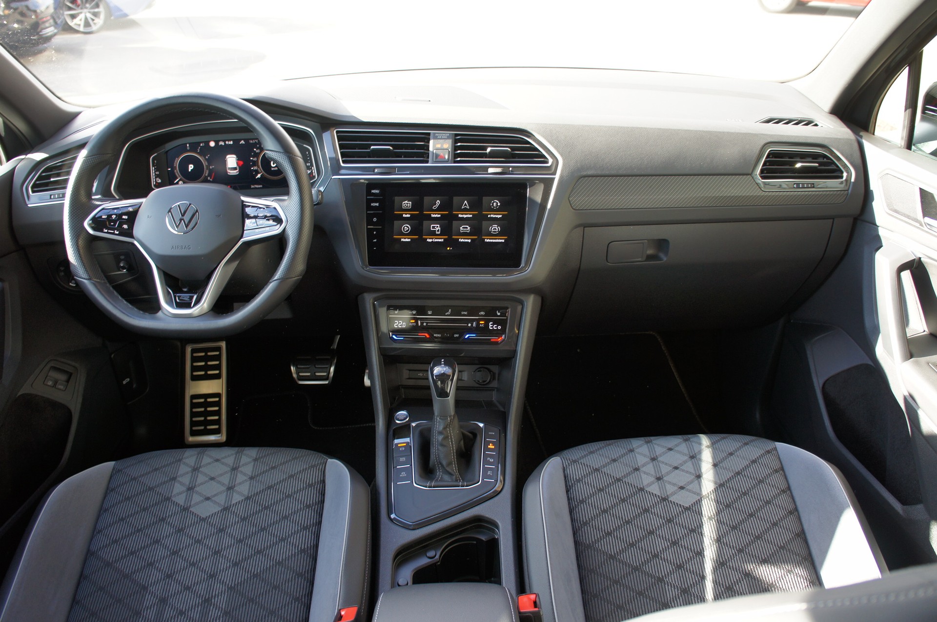 VW Tiguan 1.4TSI PHEV Selection DSG-image-10