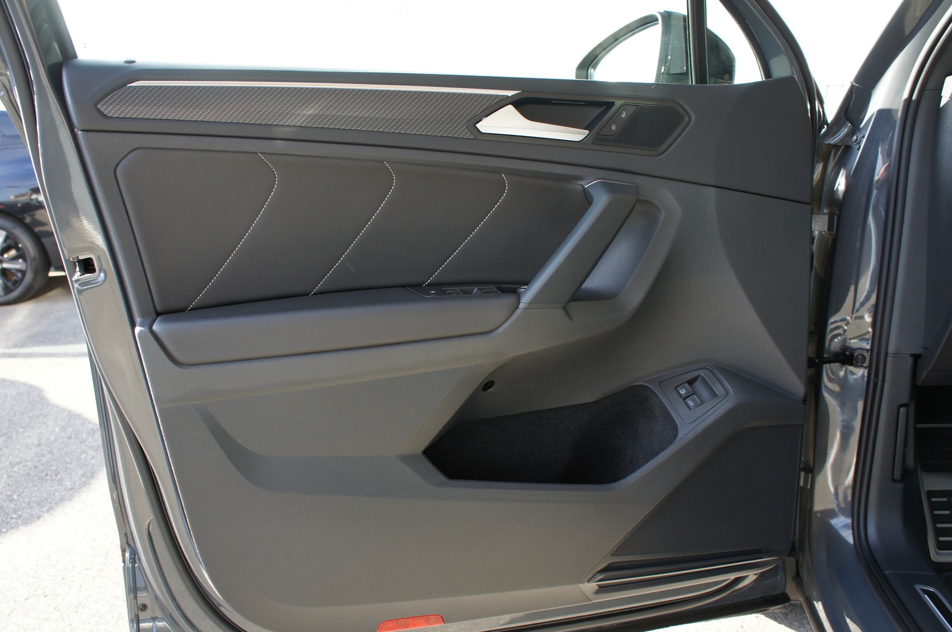 VW Tiguan 1.4TSI PHEV Selection DSG-image-12