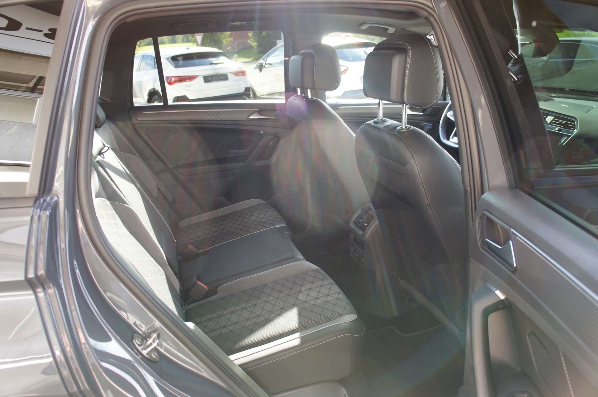 VW Tiguan 1.4TSI PHEV Selection DSG-image-9
