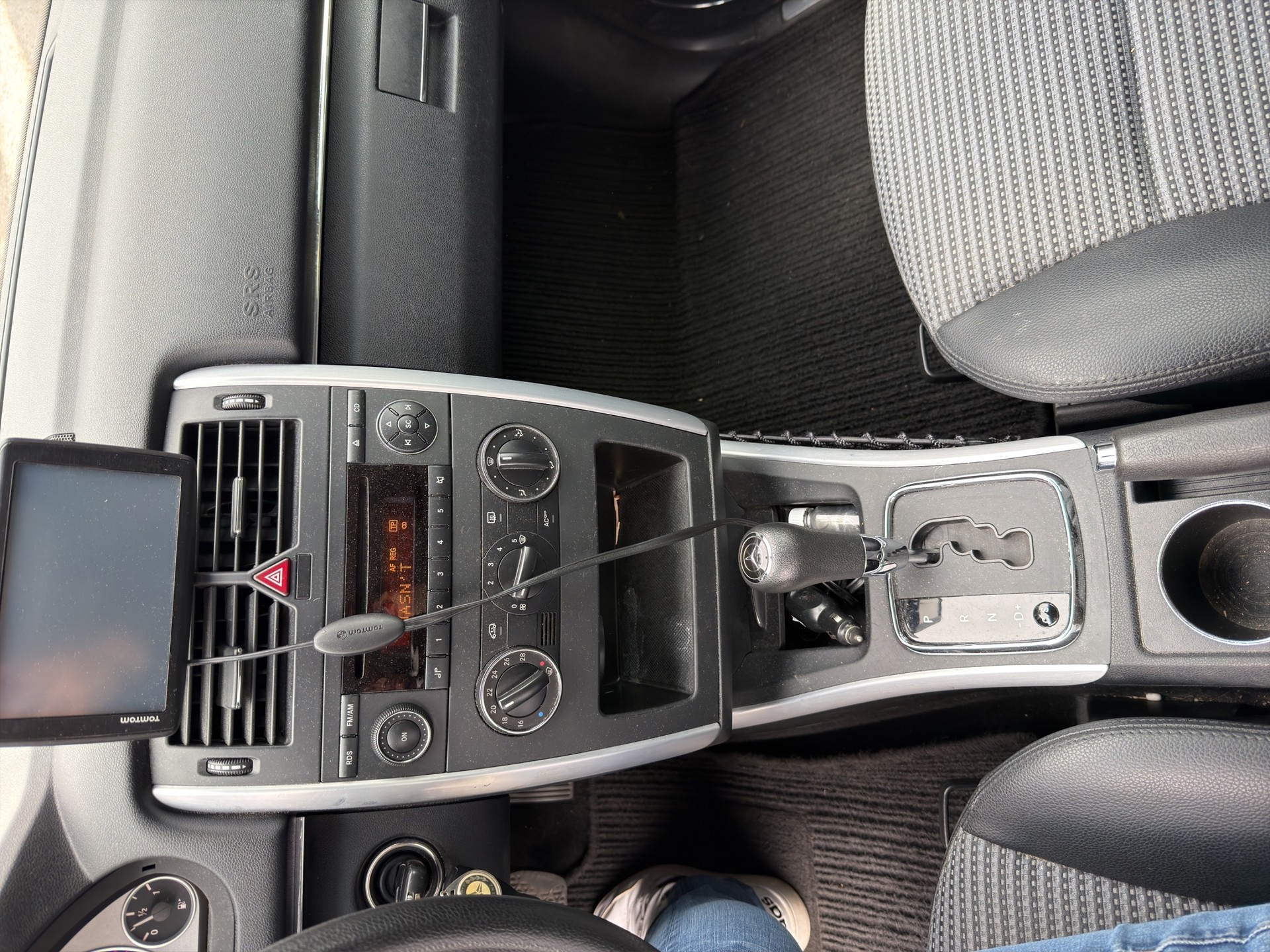 MERCEDES-BENZ B 170-image-12
