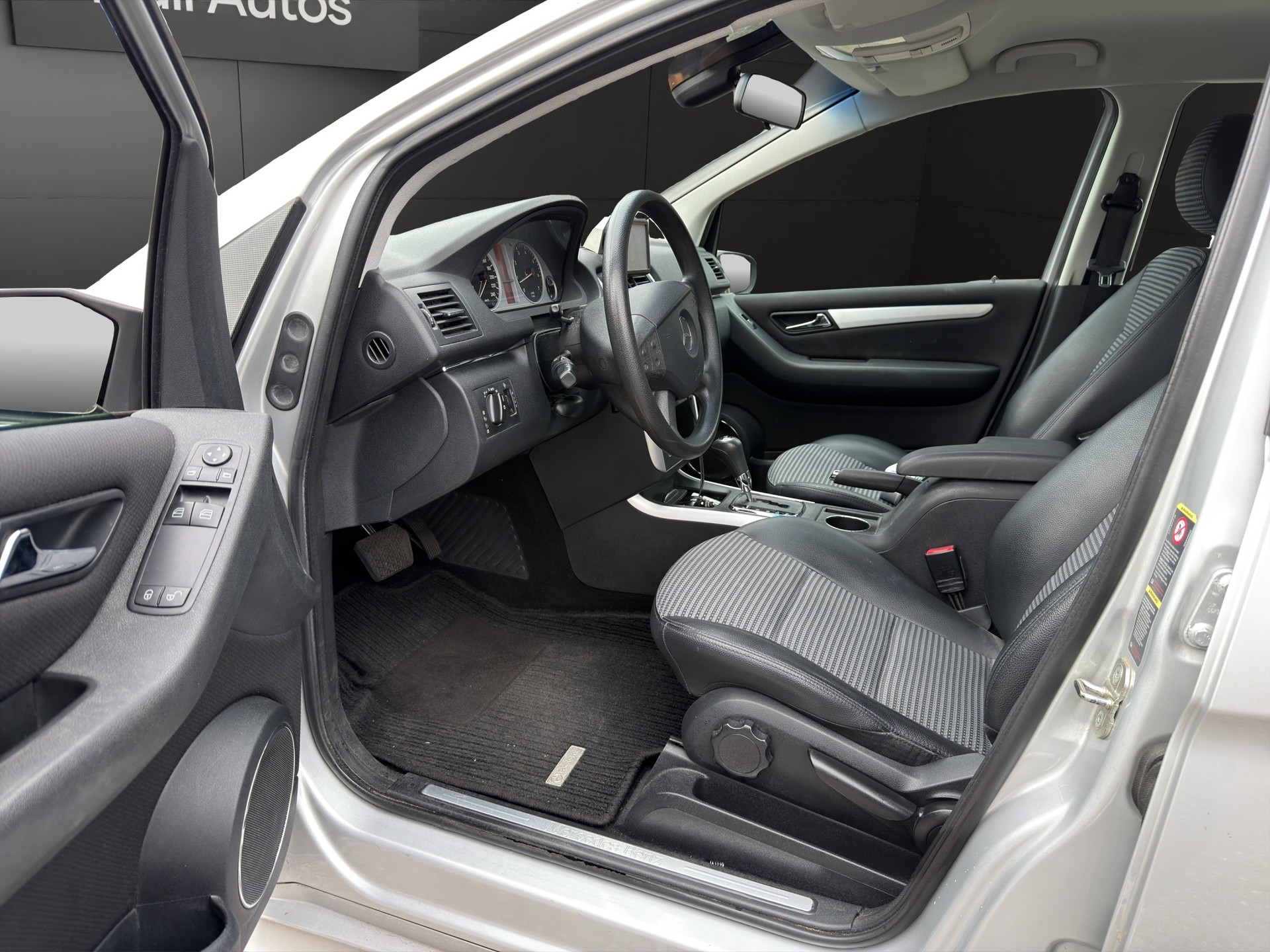 MERCEDES-BENZ B 170-image-13