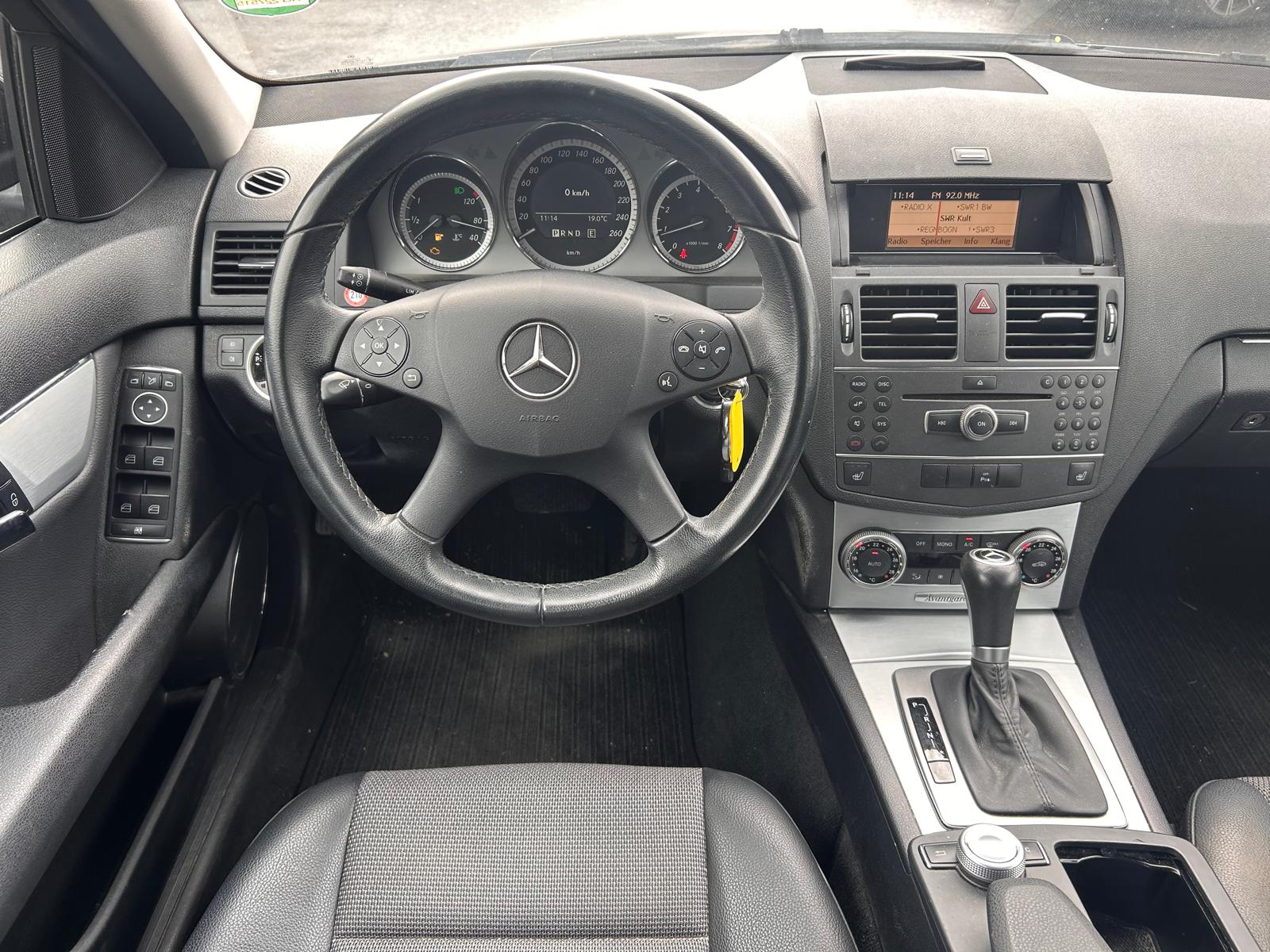 MERCEDES-BENZ C 180 CGI BlueEfficiency Avantgarde Automatic-image-18