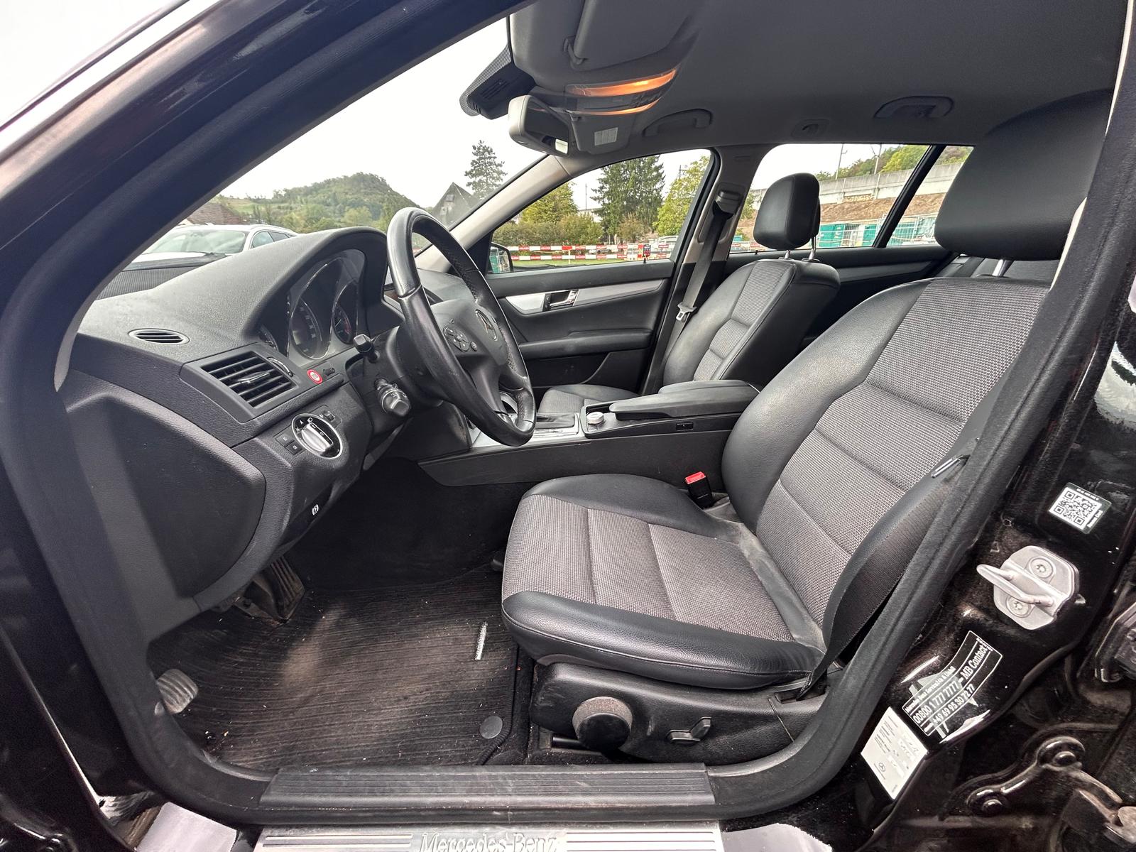 MERCEDES-BENZ C 180 CGI BlueEfficiency Avantgarde Automatic-image-15