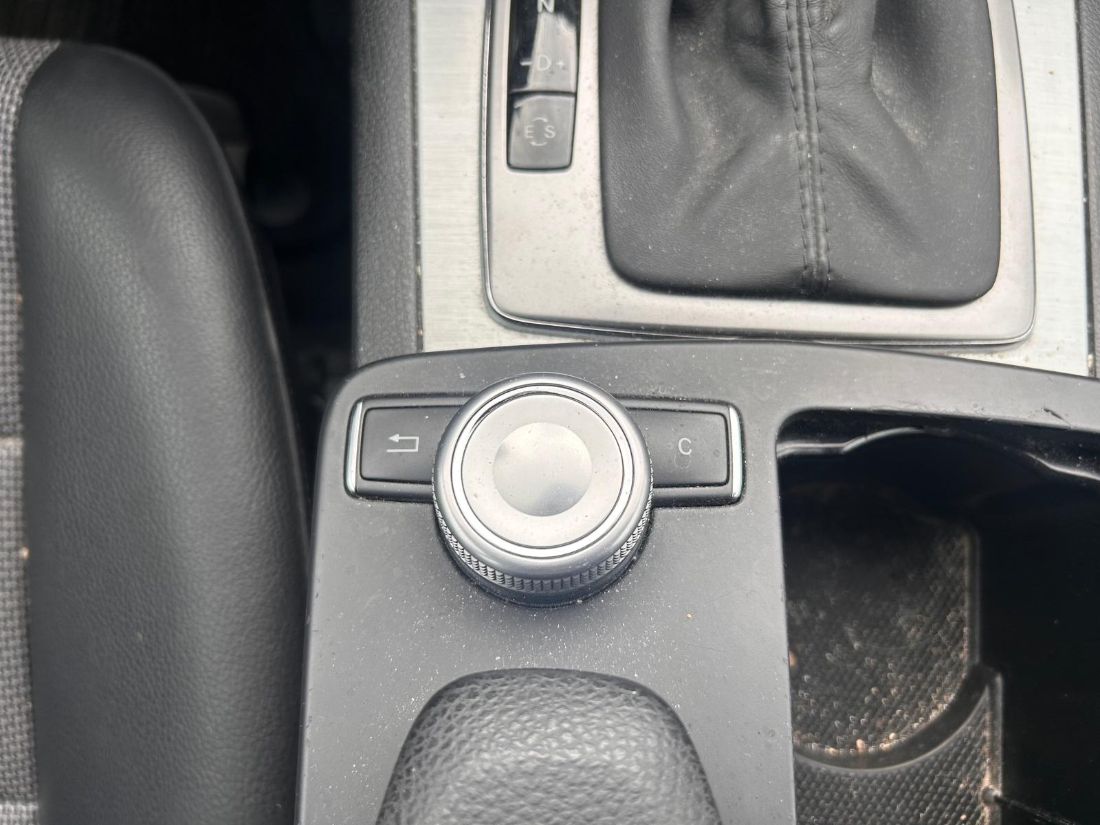 MERCEDES-BENZ C 180 CGI BlueEfficiency Avantgarde Automatic-image-22