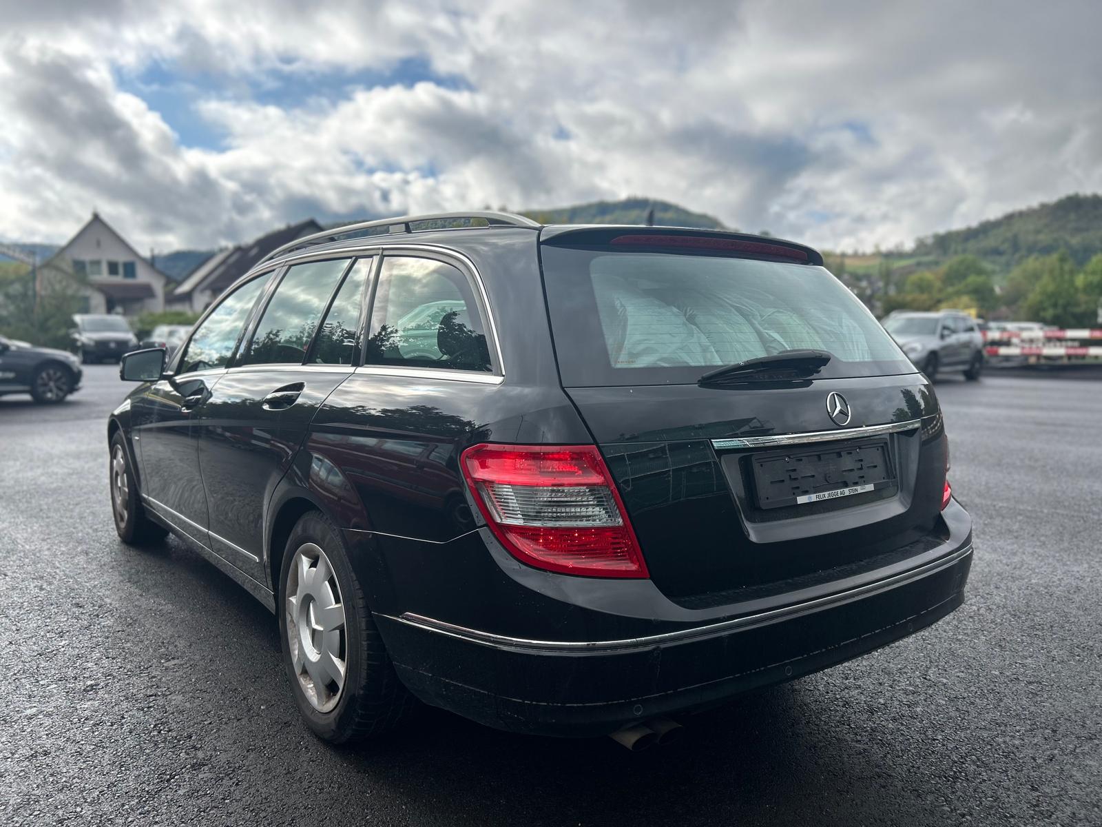 MERCEDES-BENZ C 180 CGI BlueEfficiency Avantgarde Automatic-image-2