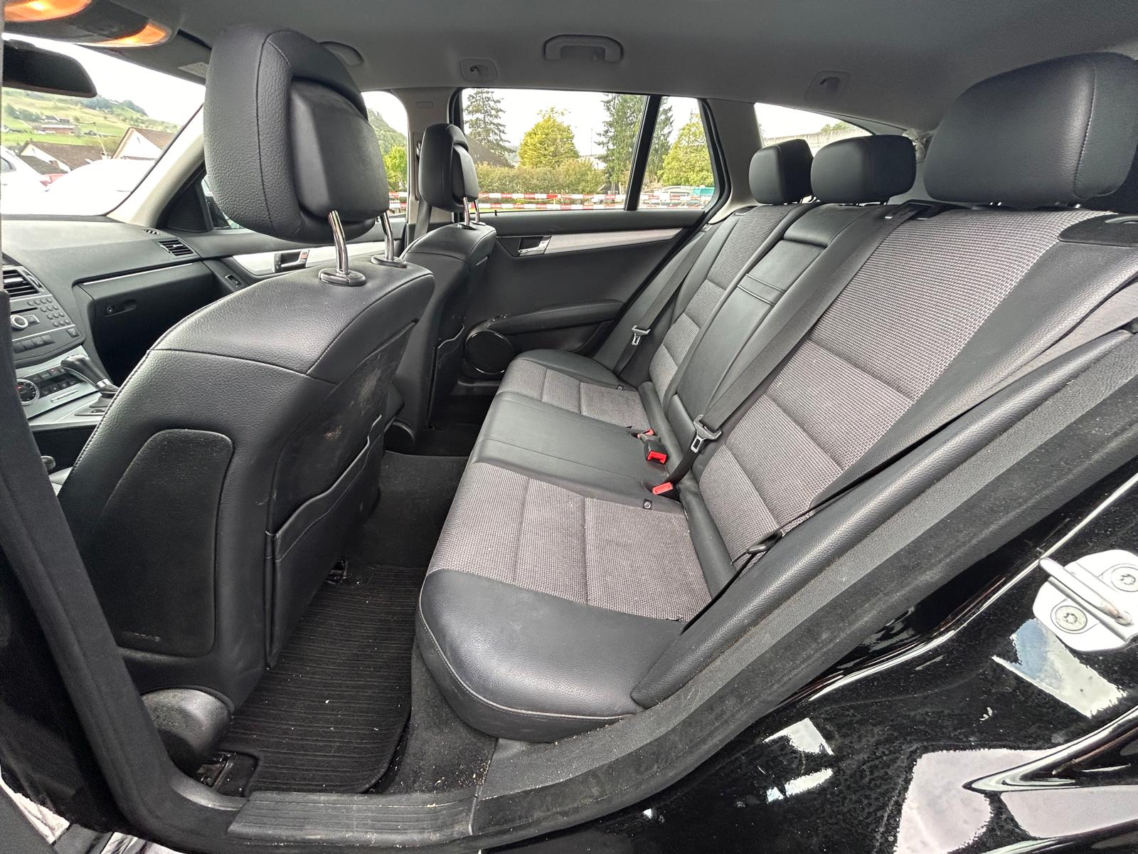 MERCEDES-BENZ C 180 CGI BlueEfficiency Avantgarde Automatic-image-14