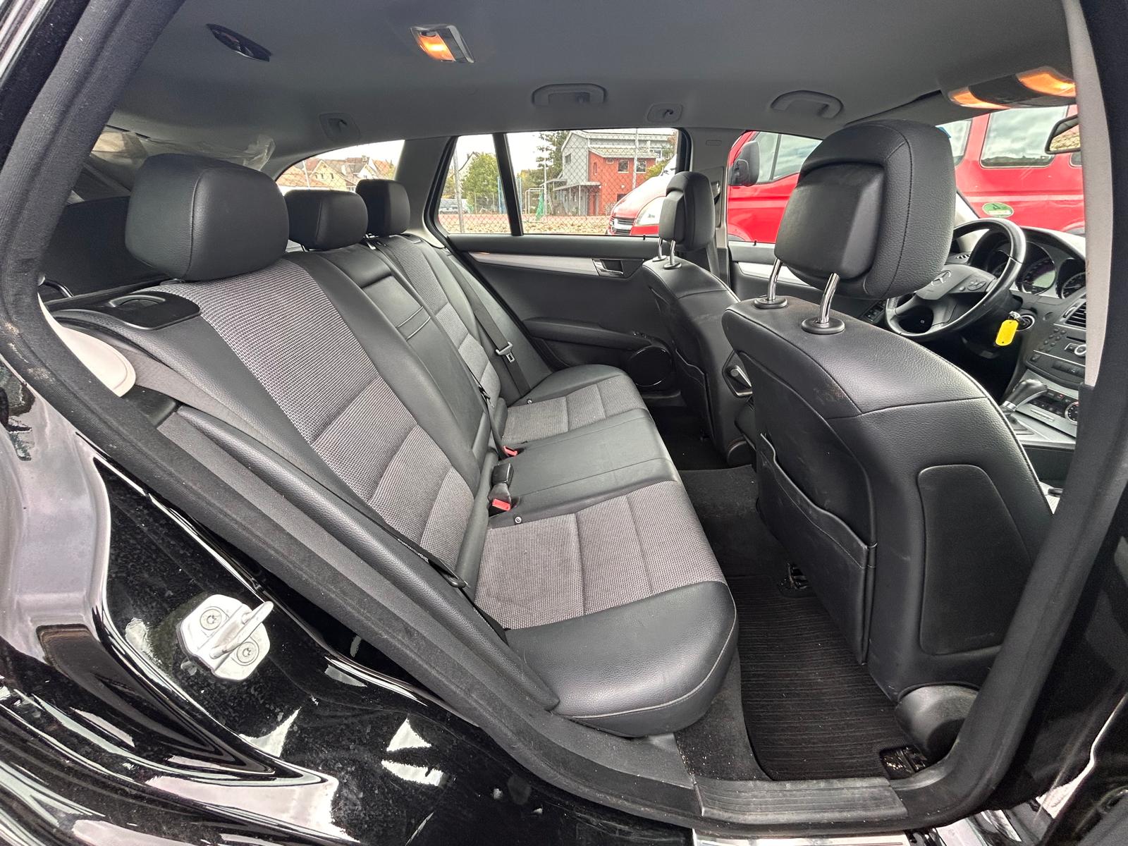MERCEDES-BENZ C 180 CGI BlueEfficiency Avantgarde Automatic-image-11