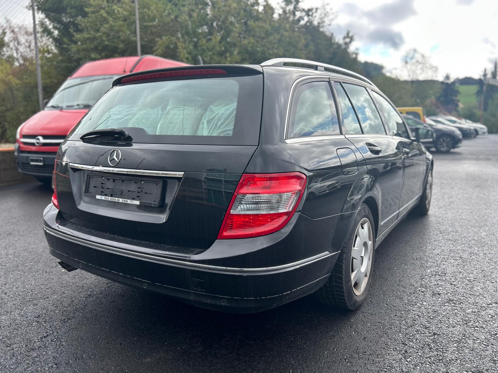 MERCEDES-BENZ C 180 CGI BlueEfficiency Avantgarde Automatic-image-4