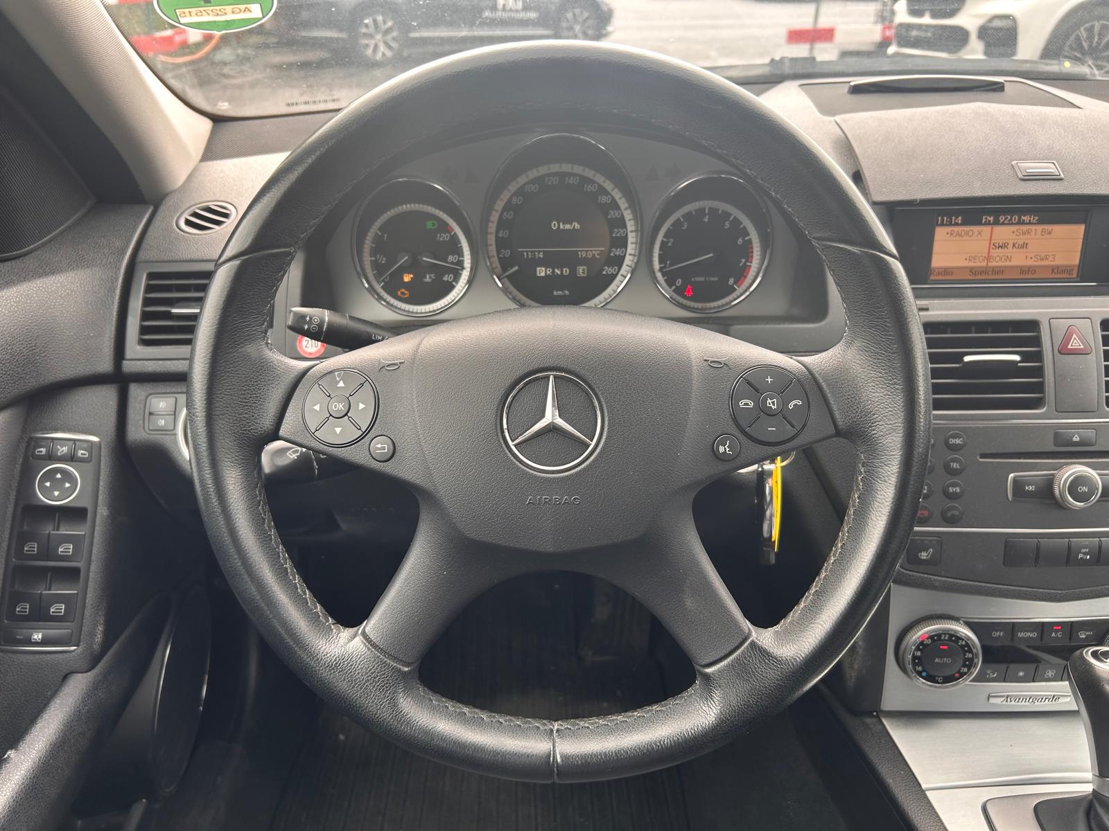 MERCEDES-BENZ C 180 CGI BlueEfficiency Avantgarde Automatic-image-19