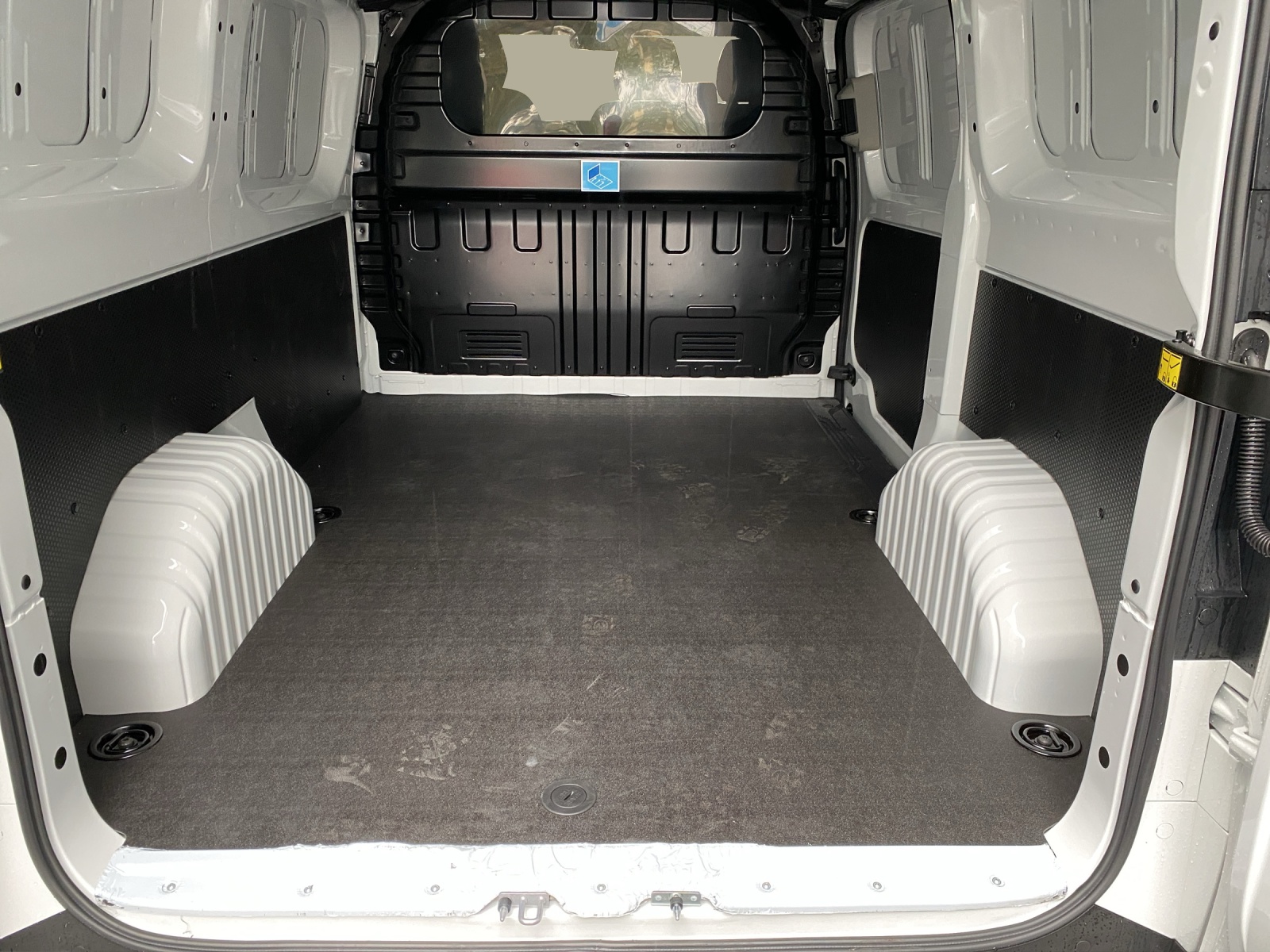 MAXUS Deliver 7 Kaw. L1H1 2.0 TD Base-image-15
