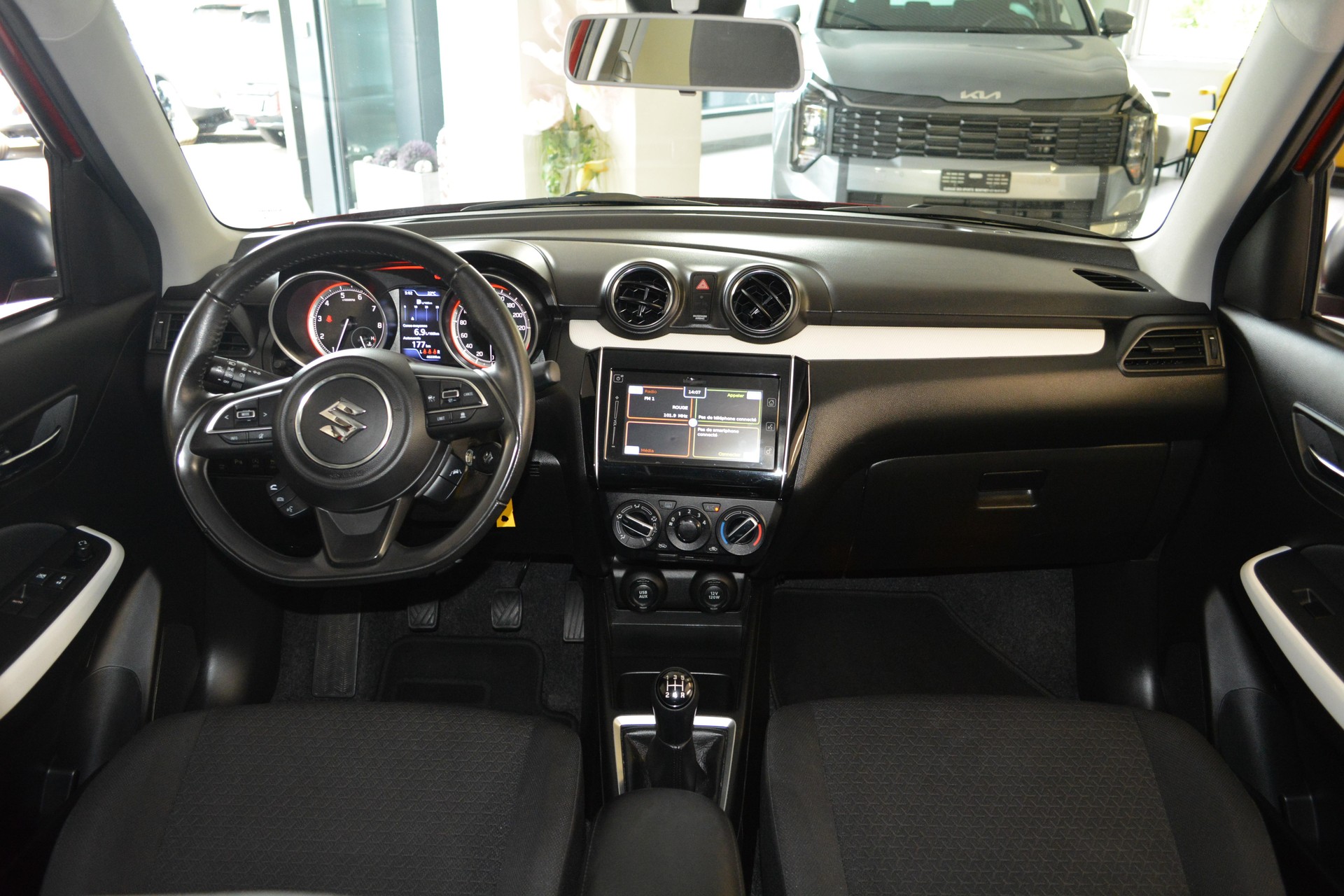 SUZUKI Swift 1.2 Compact Top Hybrid-image-11