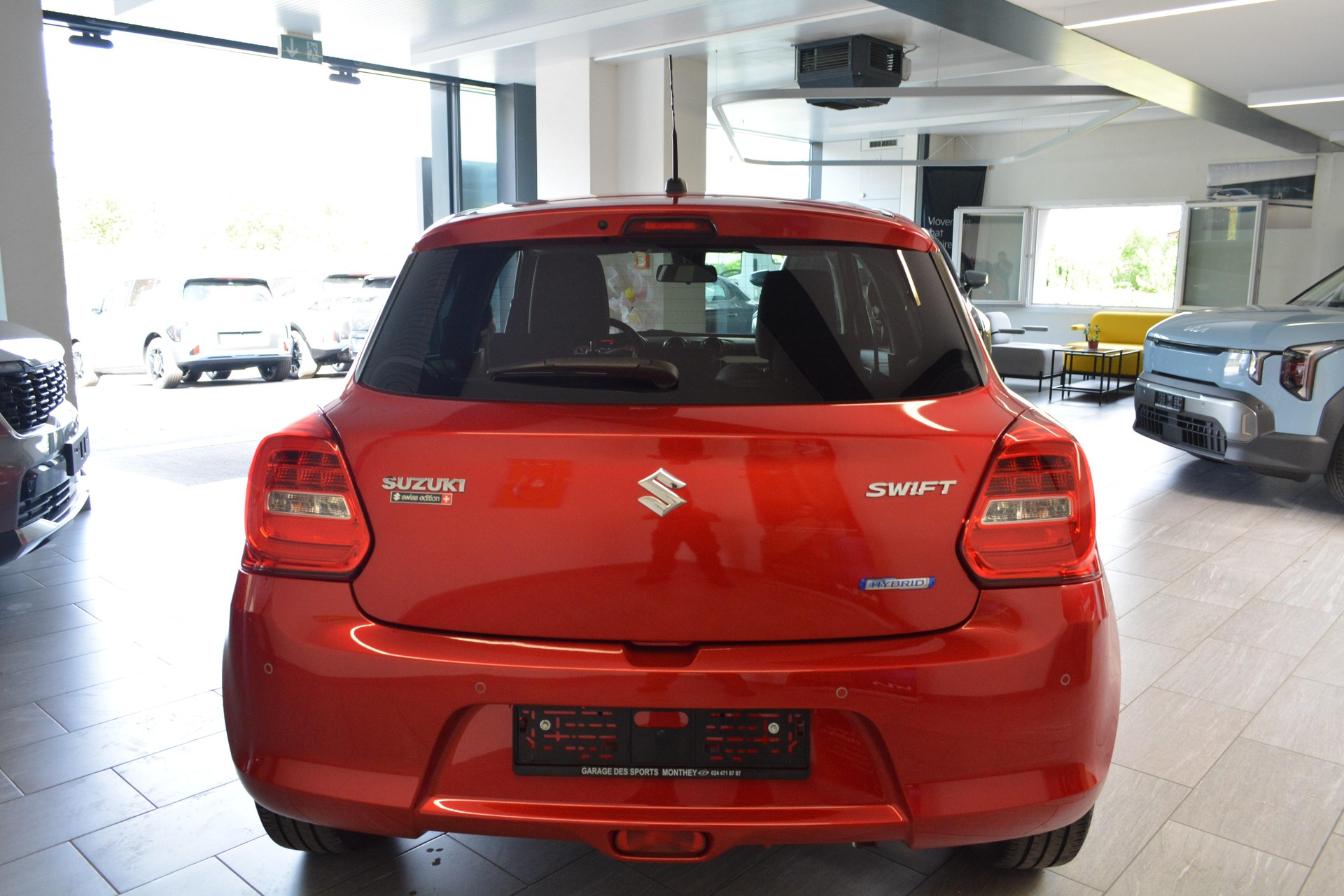 SUZUKI Swift 1.2 Compact Top Hybrid-image-9