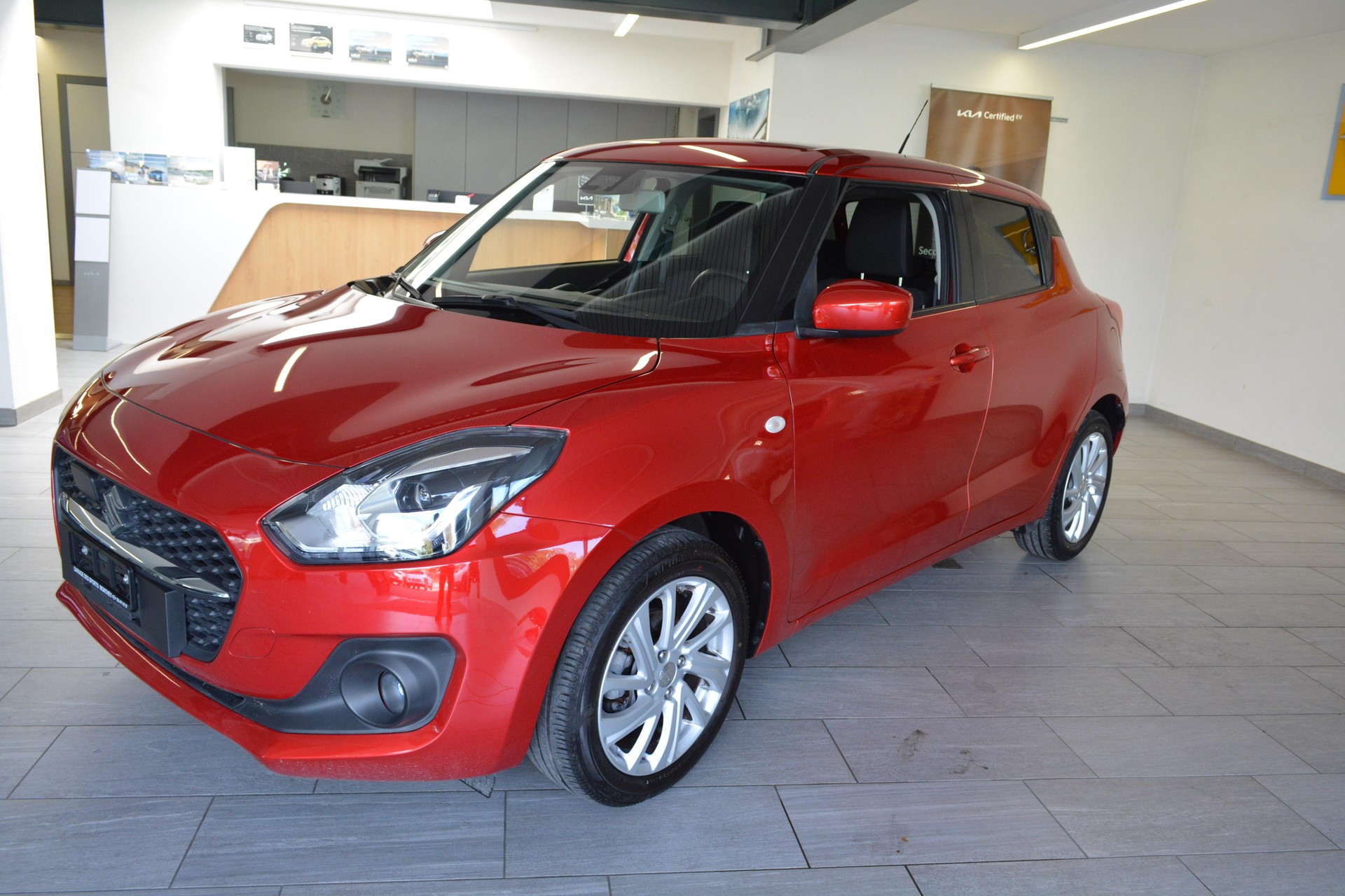 SUZUKI Swift 1.2 Compact Top Hybrid-image-1