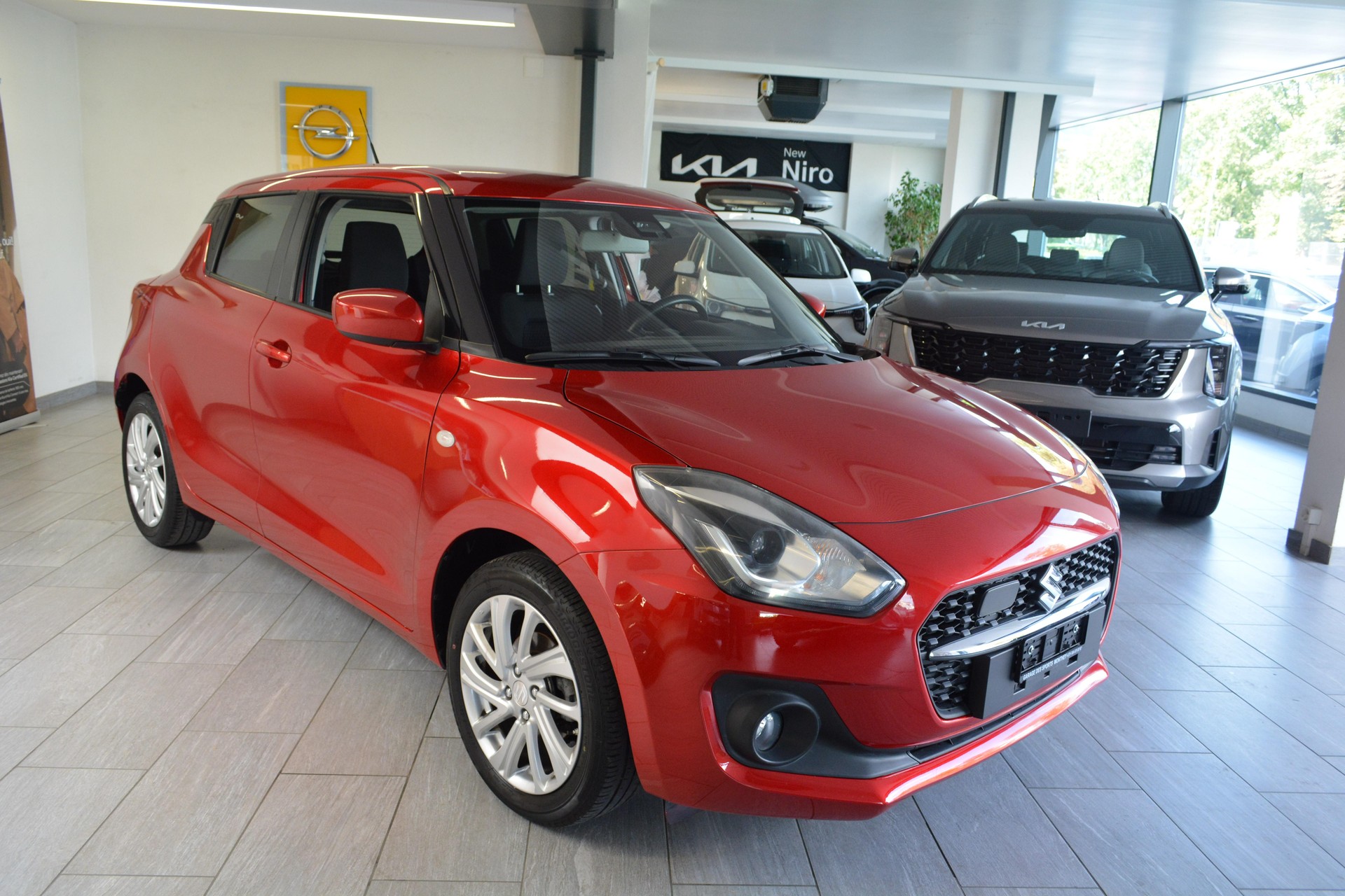 SUZUKI Swift 1.2 Compact Top Hybrid-image-2