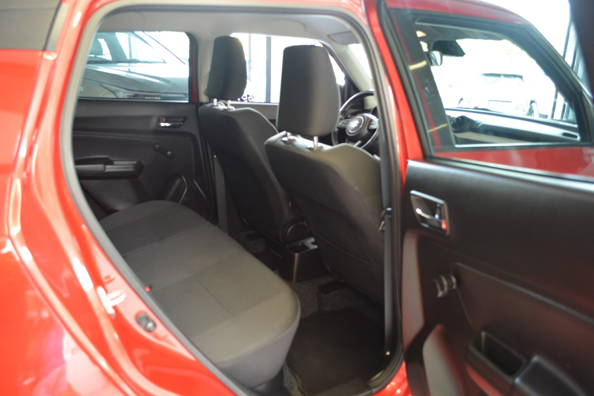 SUZUKI Swift 1.2 Compact Top Hybrid-image-8