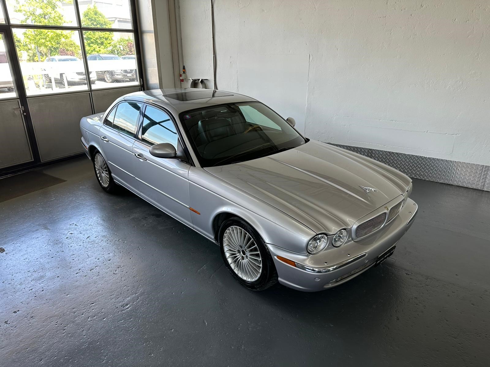 JAGUAR XJ8 3.5 V8 Executive-image-0