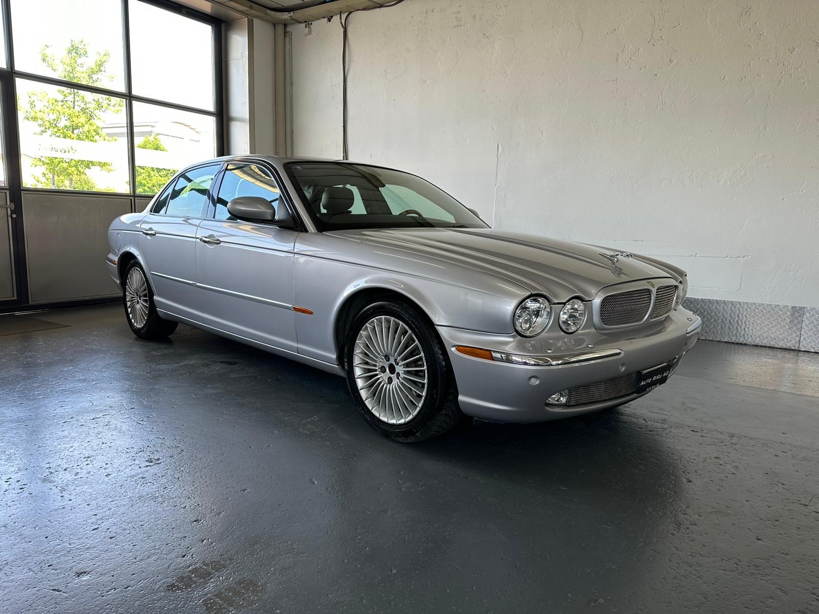 JAGUAR XJ8 3.5 V8 Executive-image-1