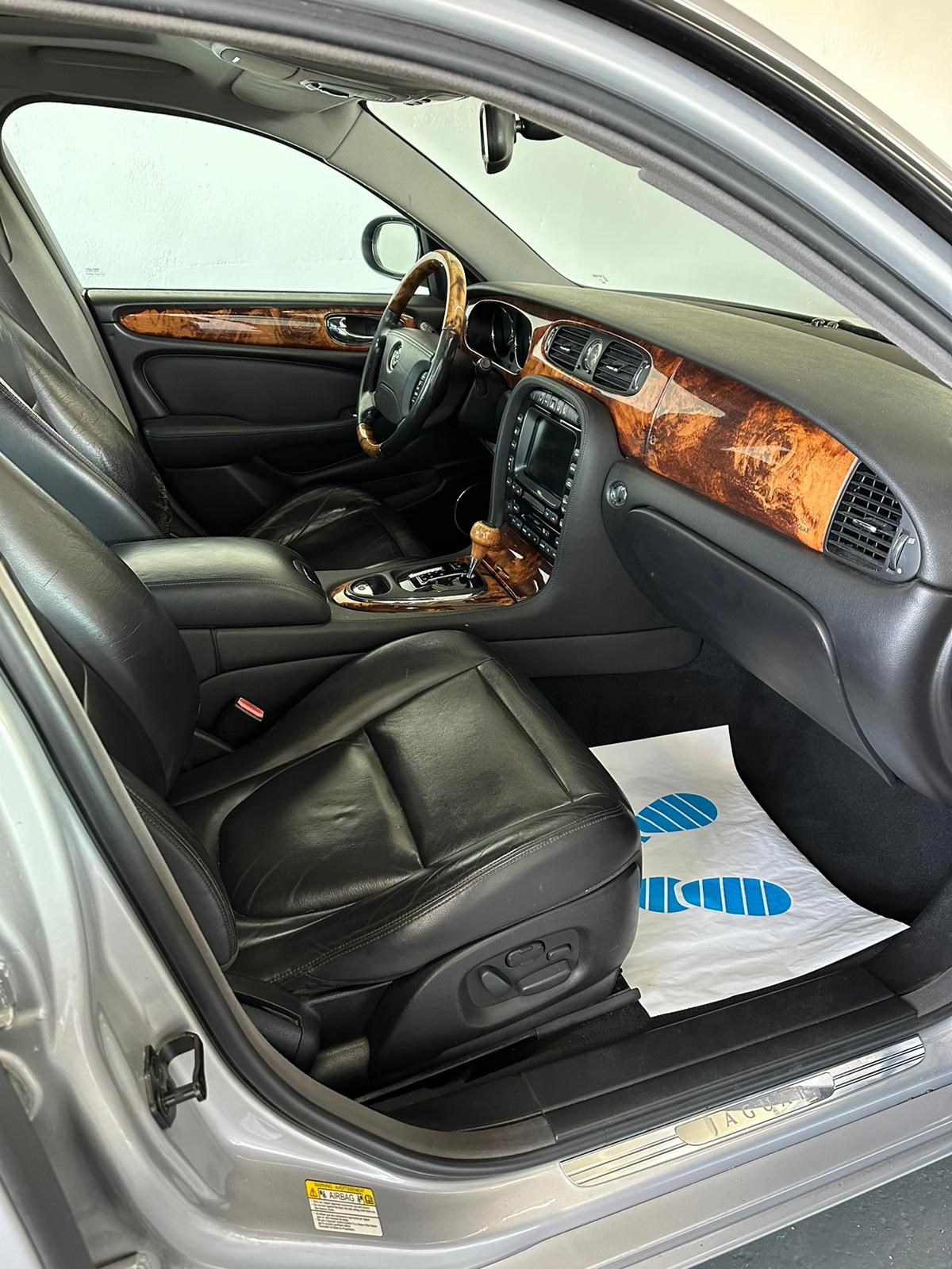 JAGUAR XJ8 3.5 V8 Executive-image-16