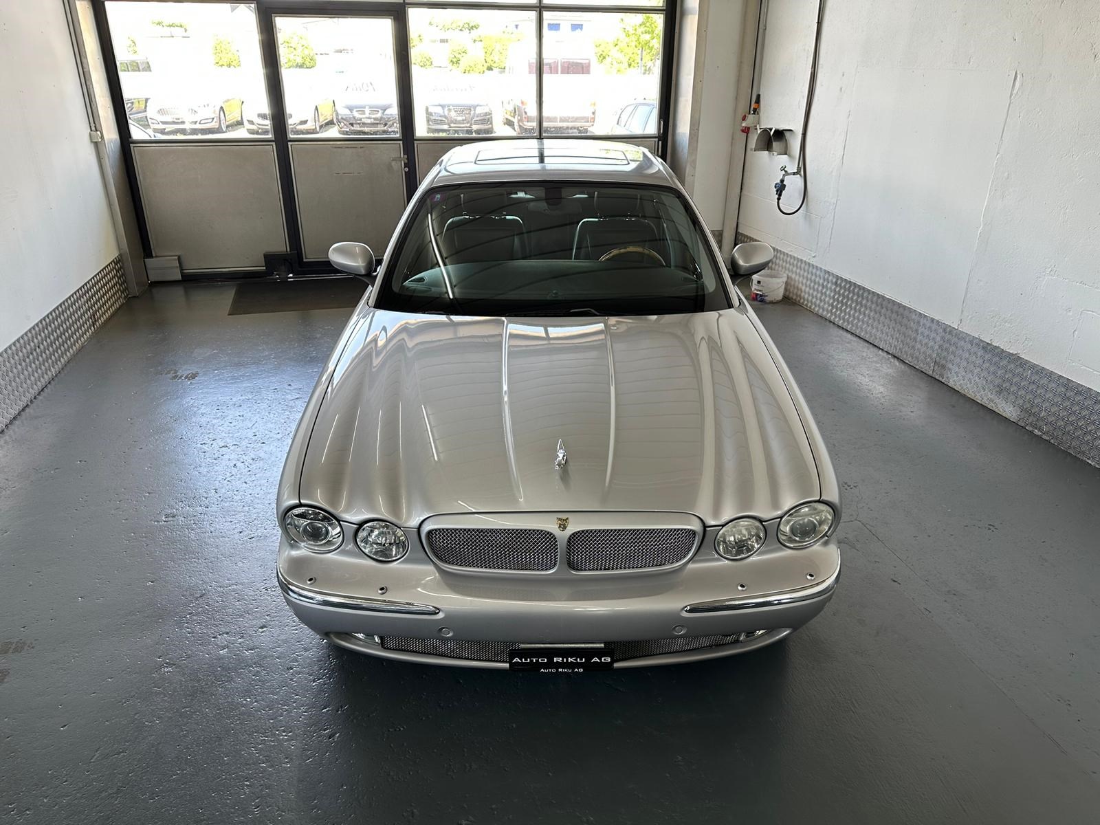 JAGUAR XJ8 3.5 V8 Executive-image-2