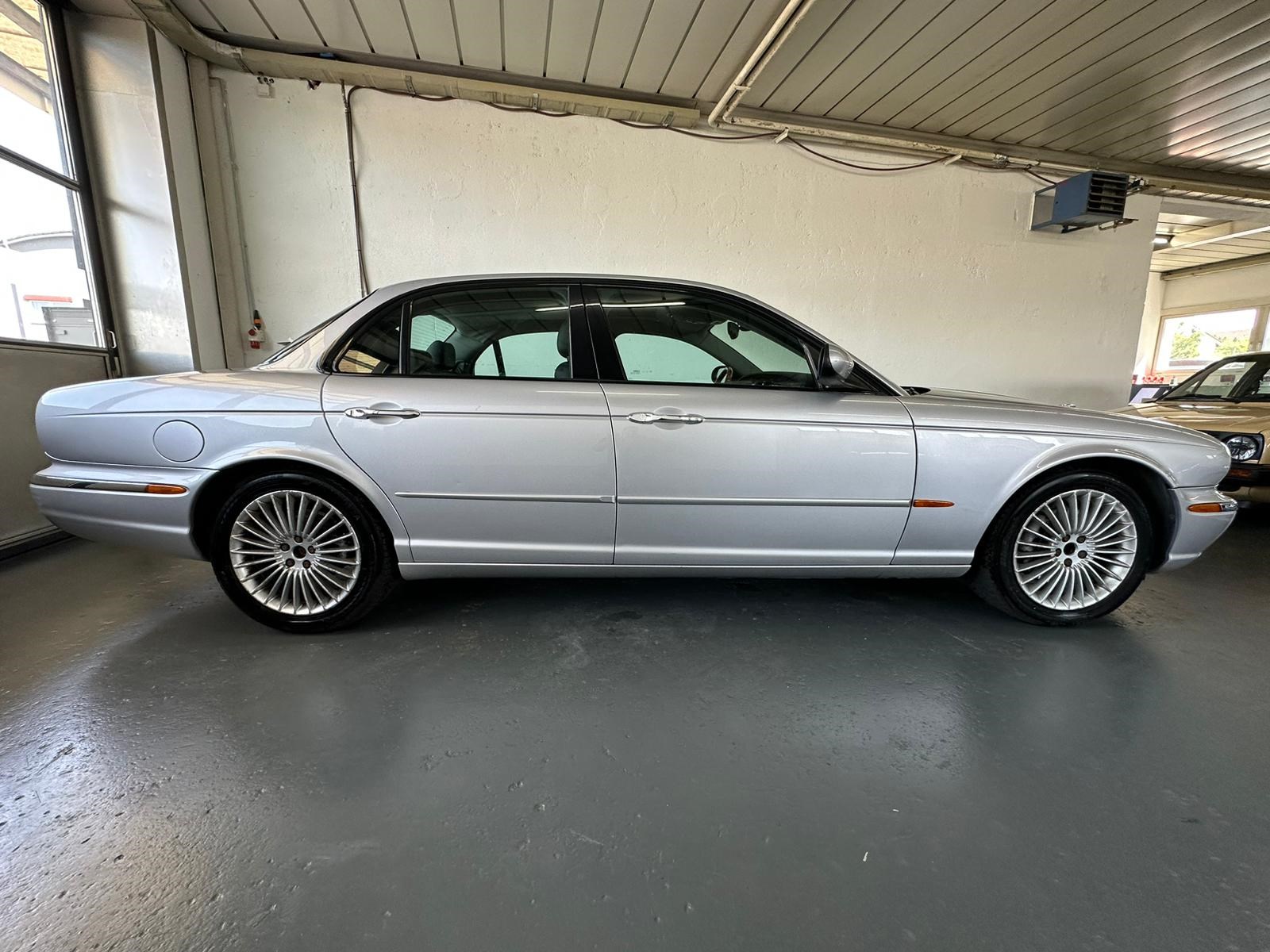 JAGUAR XJ8 3.5 V8 Executive-image-5