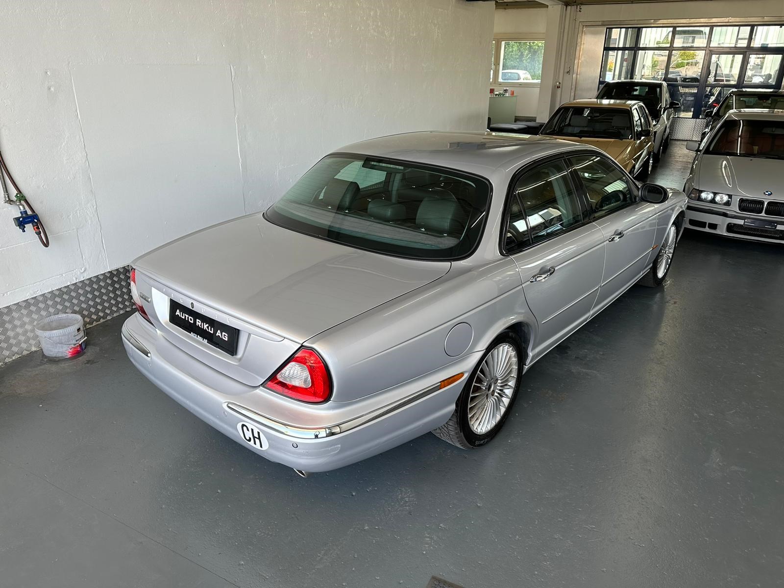 JAGUAR XJ8 3.5 V8 Executive-image-6