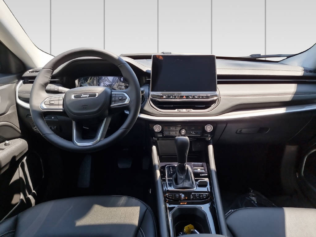 JEEP Compass 1.3 Swiss Limited 4xe-image-4