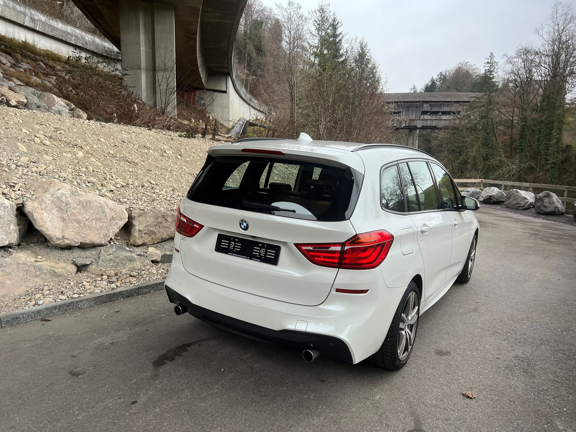BMW 220d xDrive Gran Tourer M-Sport 7 Plätzer Steptronic-image-3