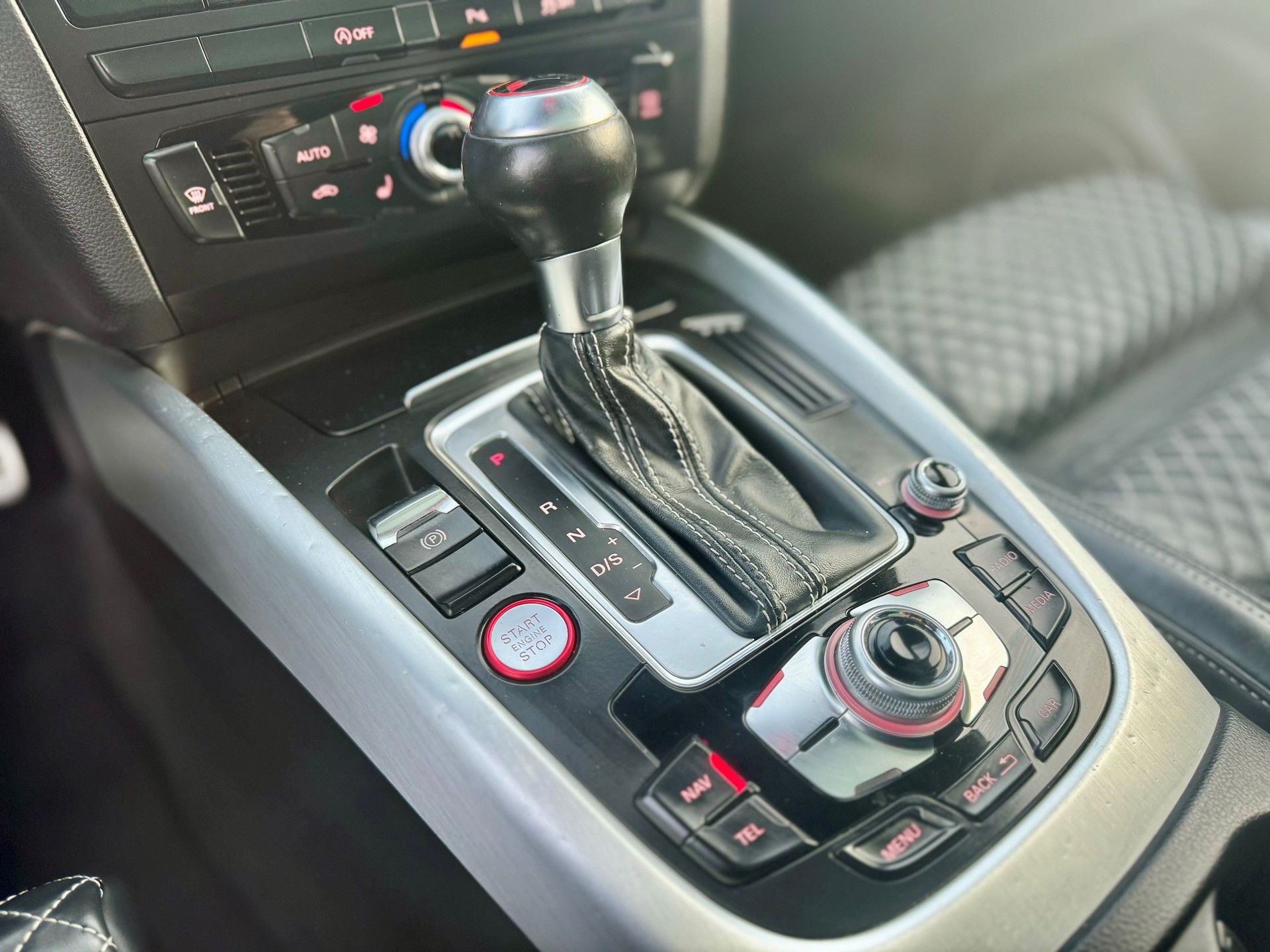 AUDI SQ5 3.0 TDI plus quattro tiptronic-image-12