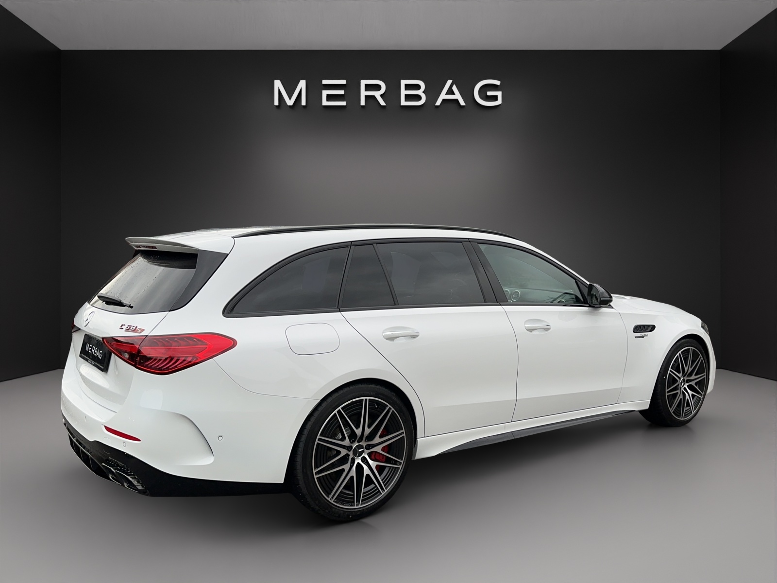 MERCEDES-BENZ C 63 S AMG T E Performance 4 Matic-image-4