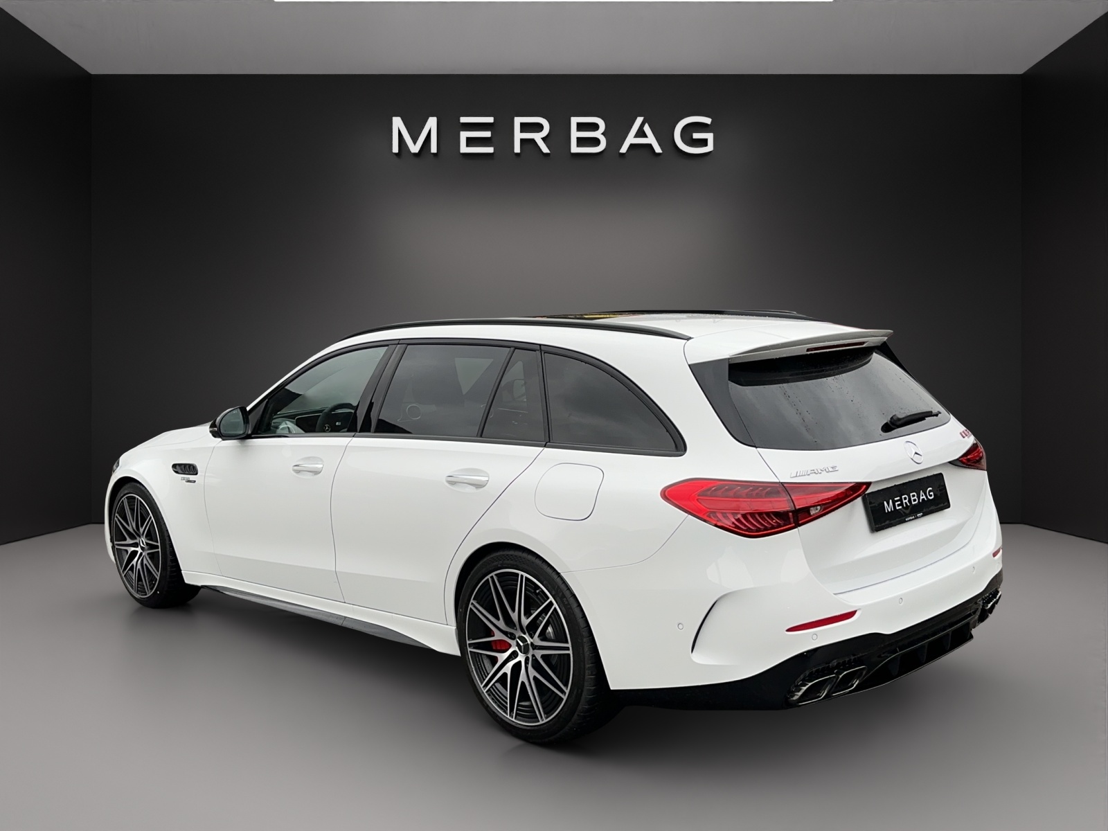 MERCEDES-BENZ C 63 S AMG T E Performance 4 Matic-image-2