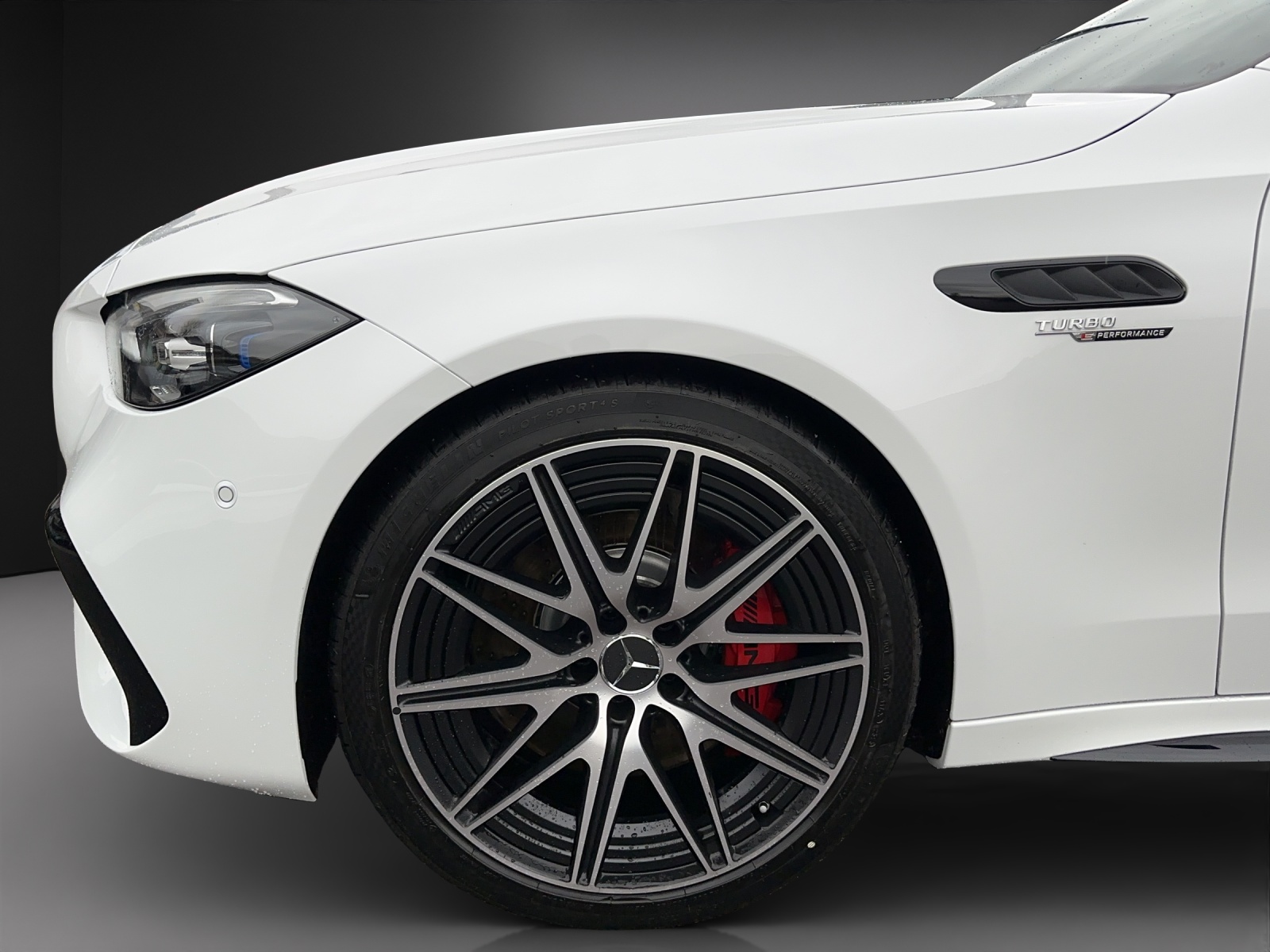 MERCEDES-BENZ C 63 S AMG T E Performance 4 Matic-image-7