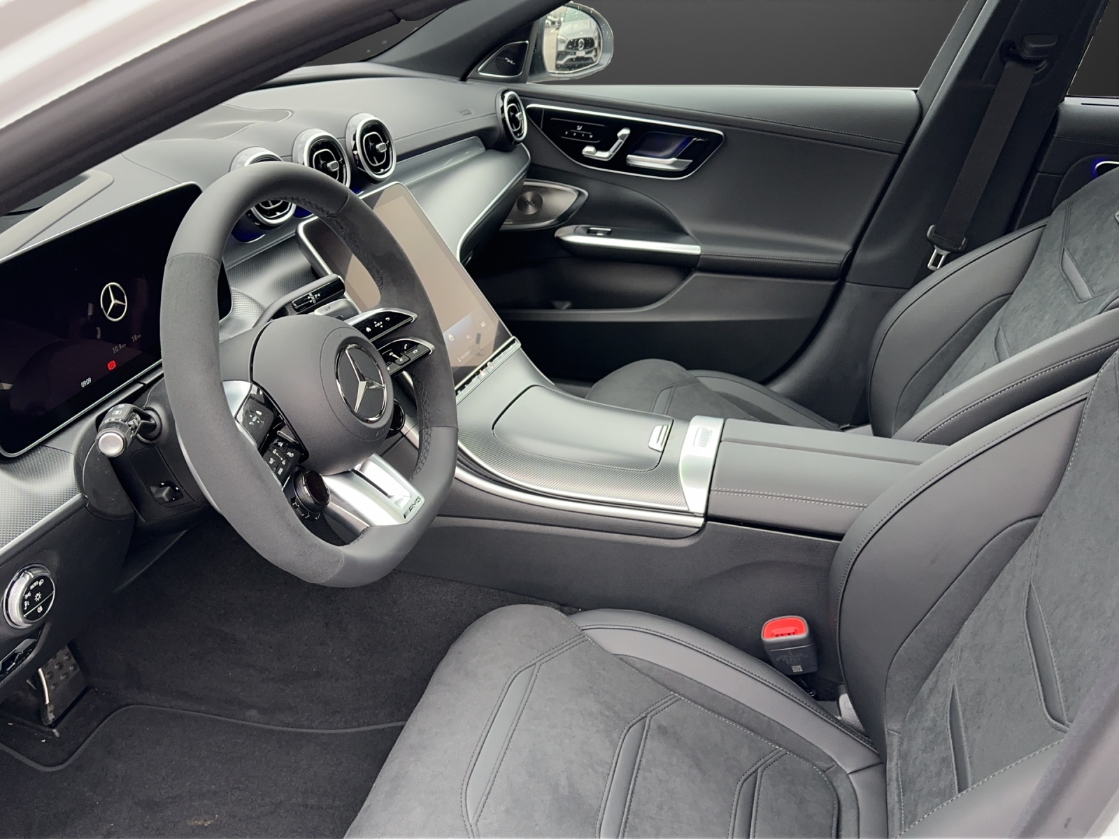 MERCEDES-BENZ C 63 S AMG T E Performance 4 Matic-image-9