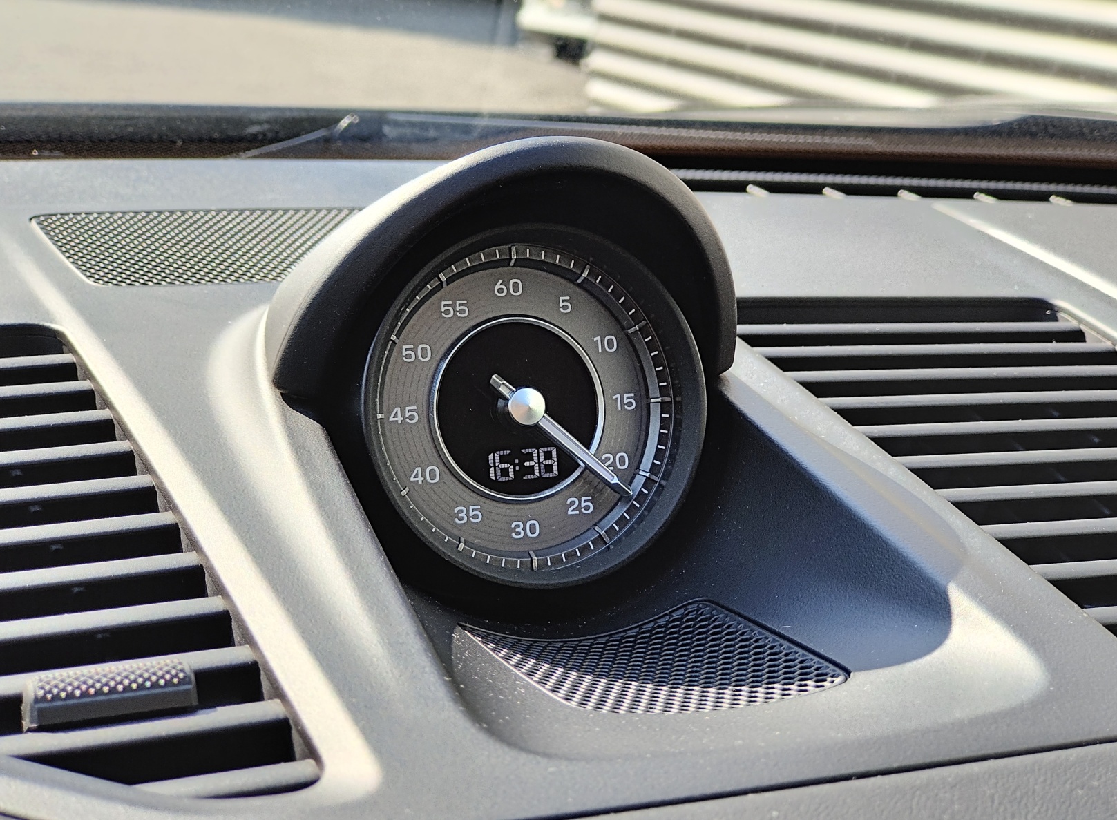 PORSCHE 911 Turbo S PDK-image-10