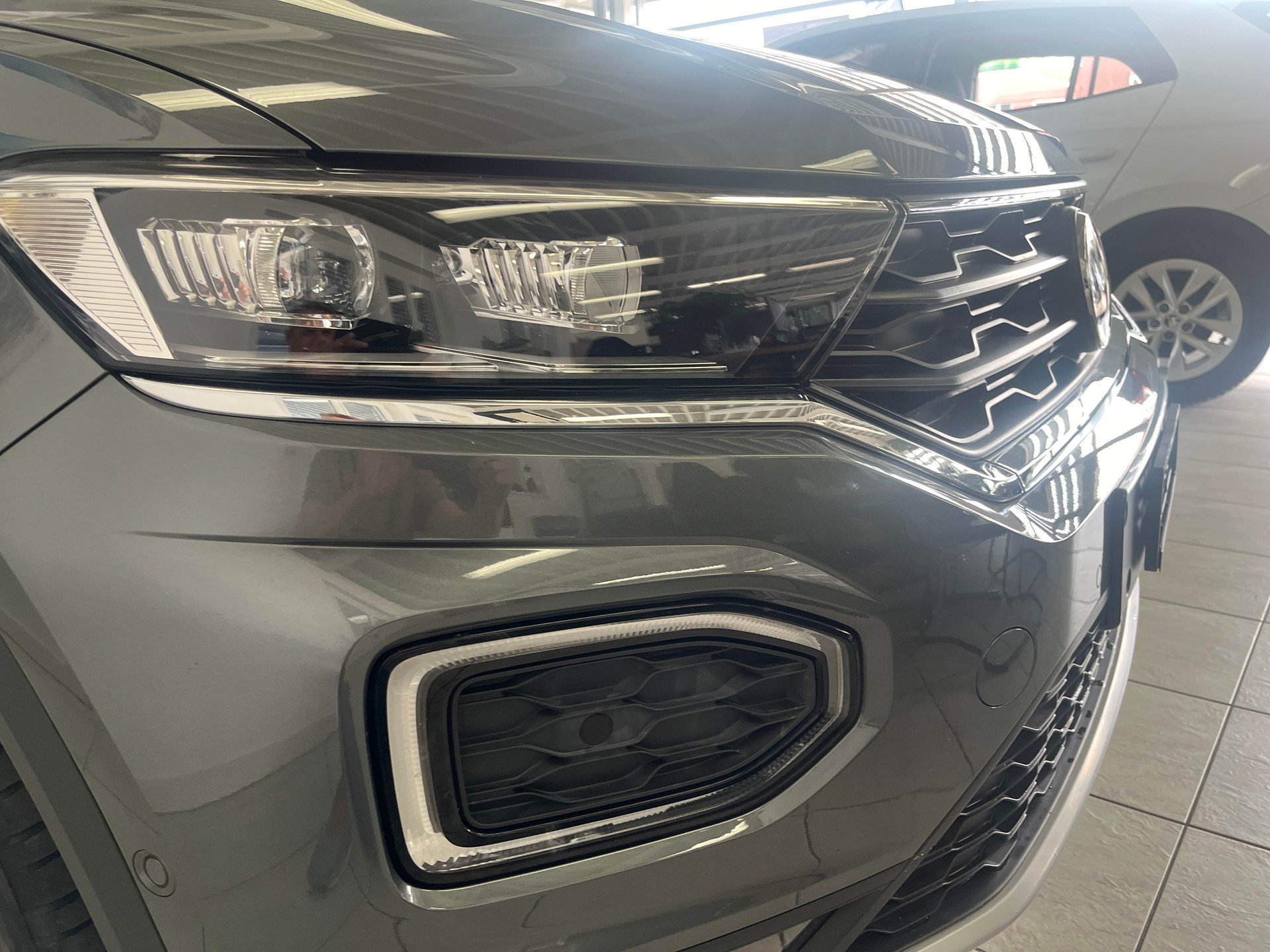 VW T-Roc 2.0 TSI Advance 4M-image-25