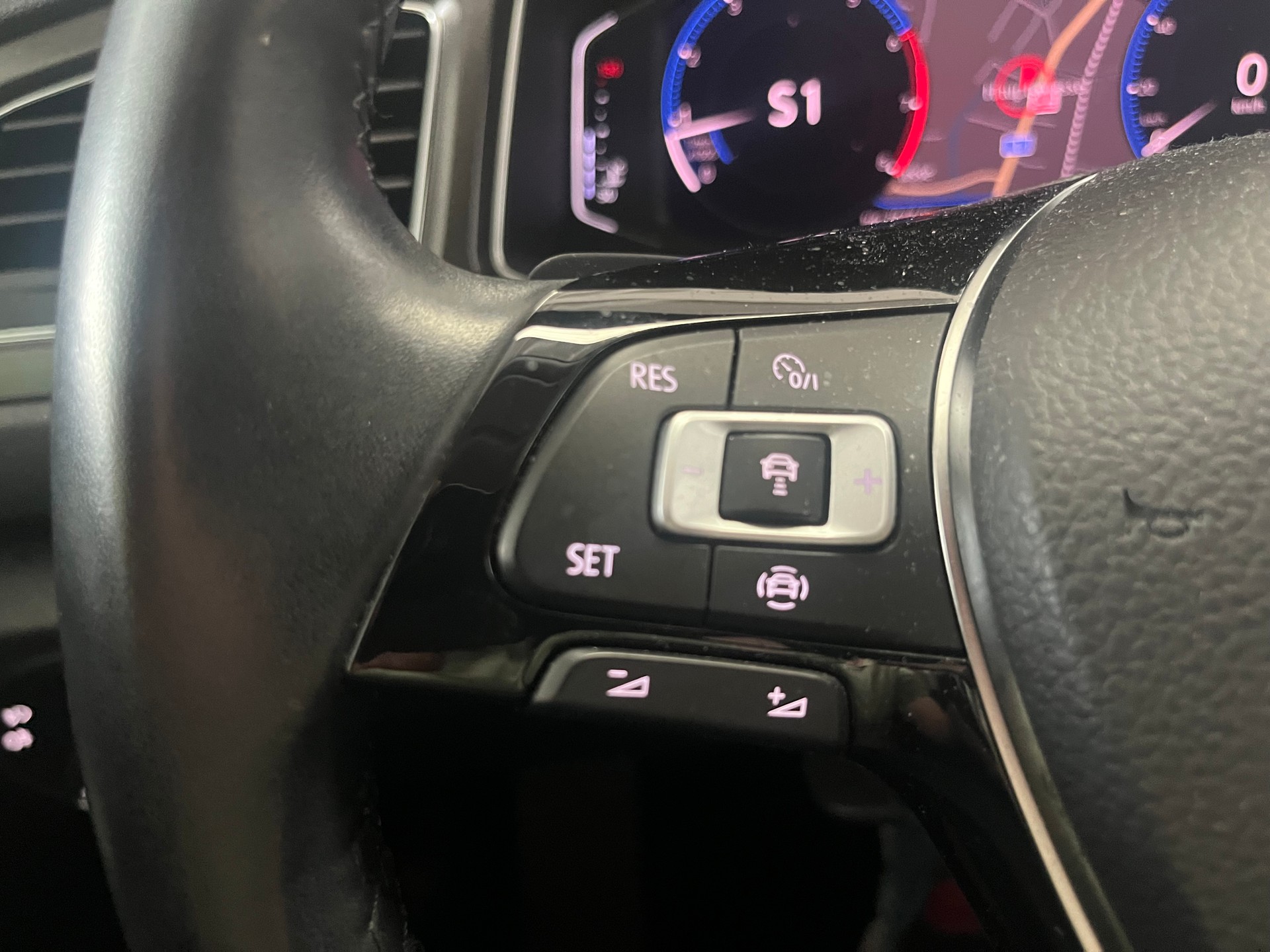 VW T-Roc 2.0 TSI Advance 4M-image-21