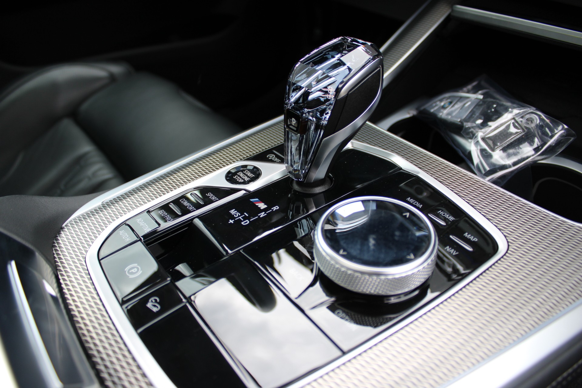 BMW X5 xDrive M50i Steptronic-image-21