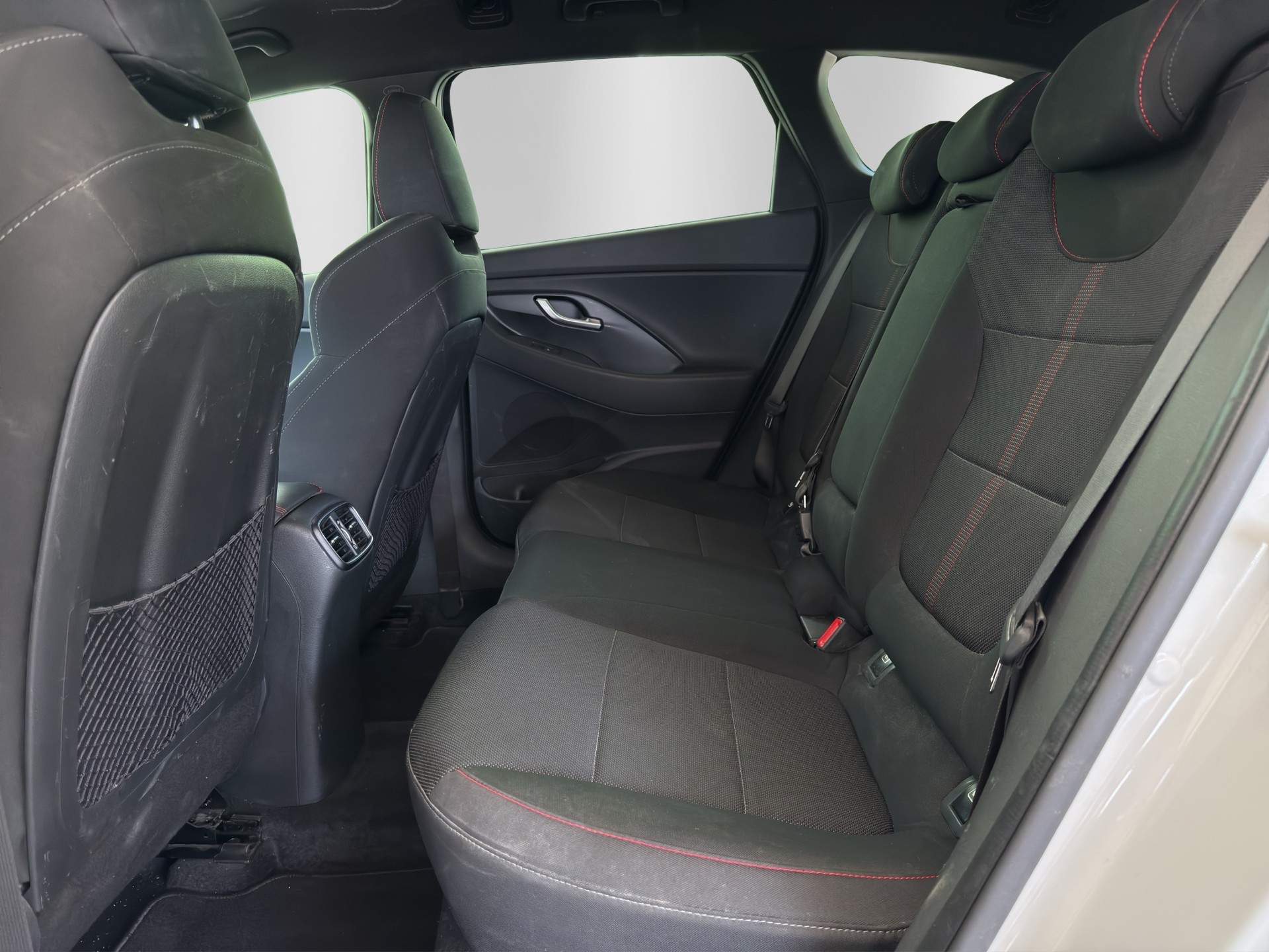HYUNDAI i30 Wagon 1.5 T-GDi N Line 48V MH DCT-image-13