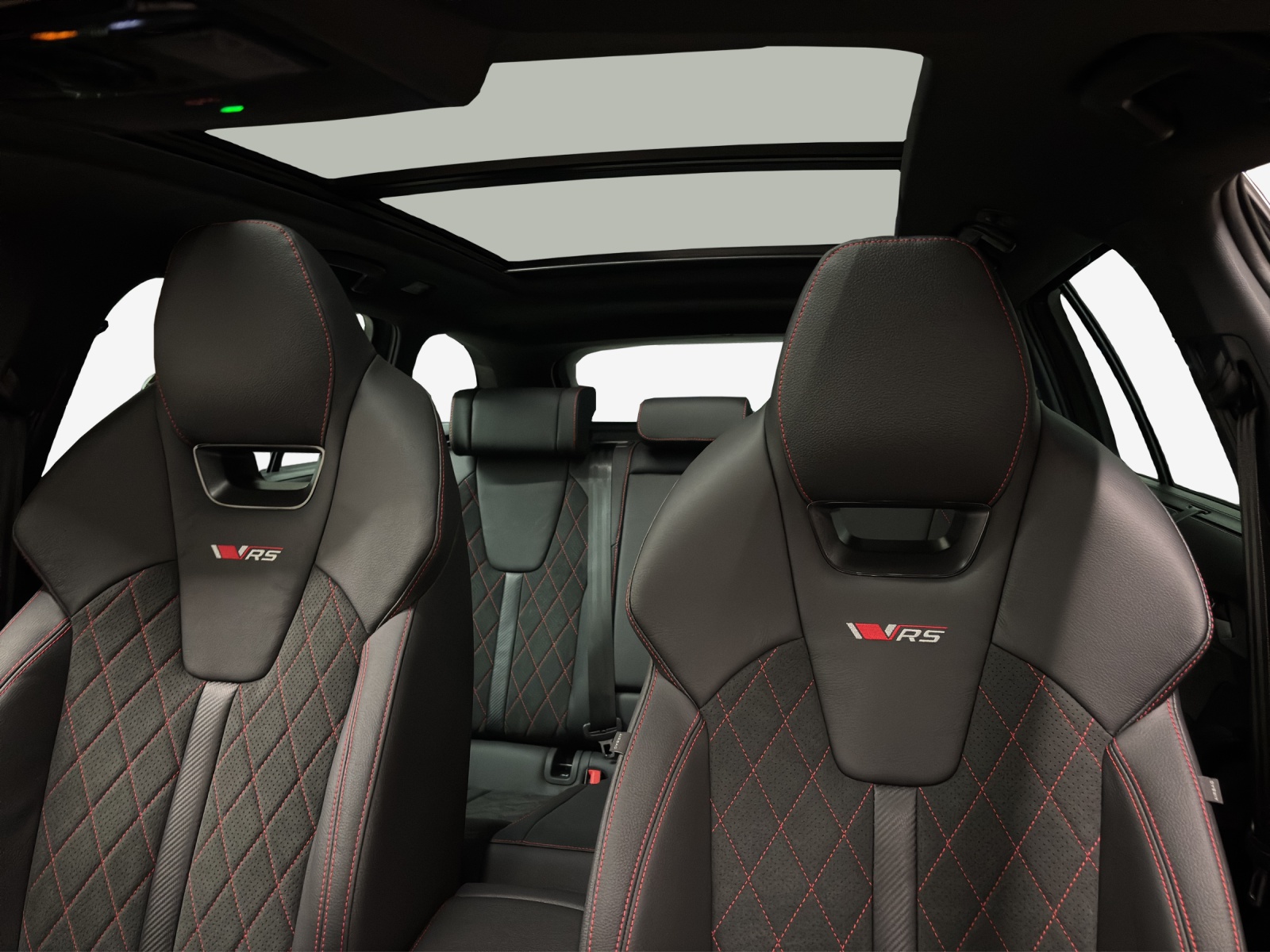 SKODA Octavia Combi 2.0 TSI DSG RS-image-15