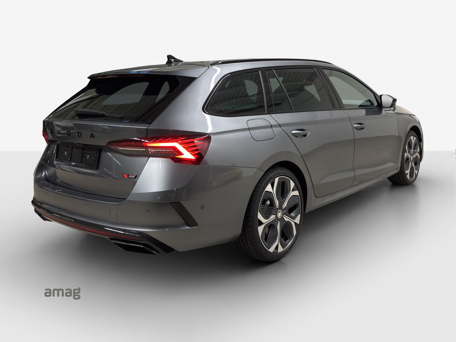 SKODA Octavia Combi 2.0 TSI DSG RS-image-4