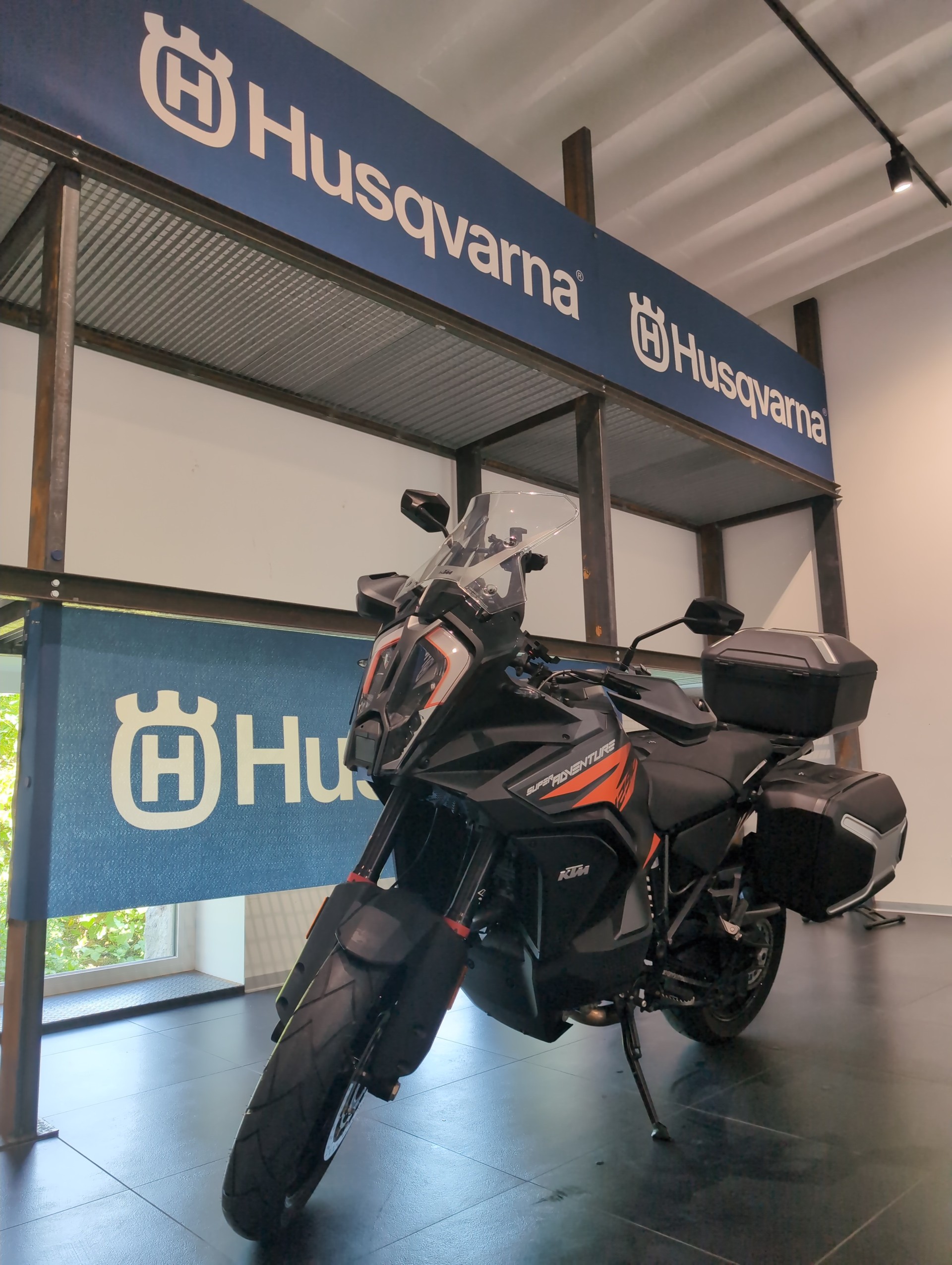 KTM 1290 Super Adventure S-image-1