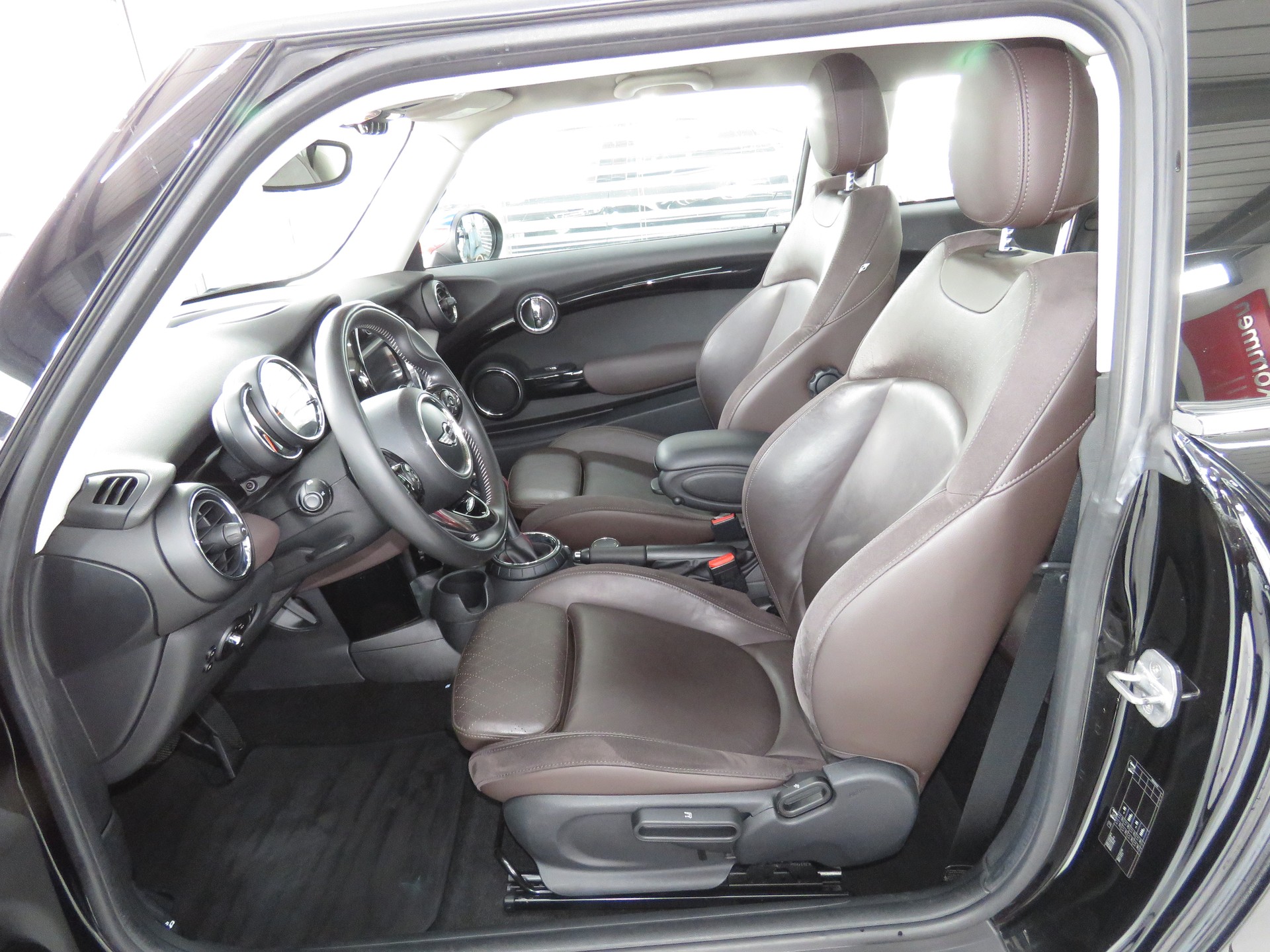MINI Cooper S Steptronic (Automat)-image-7