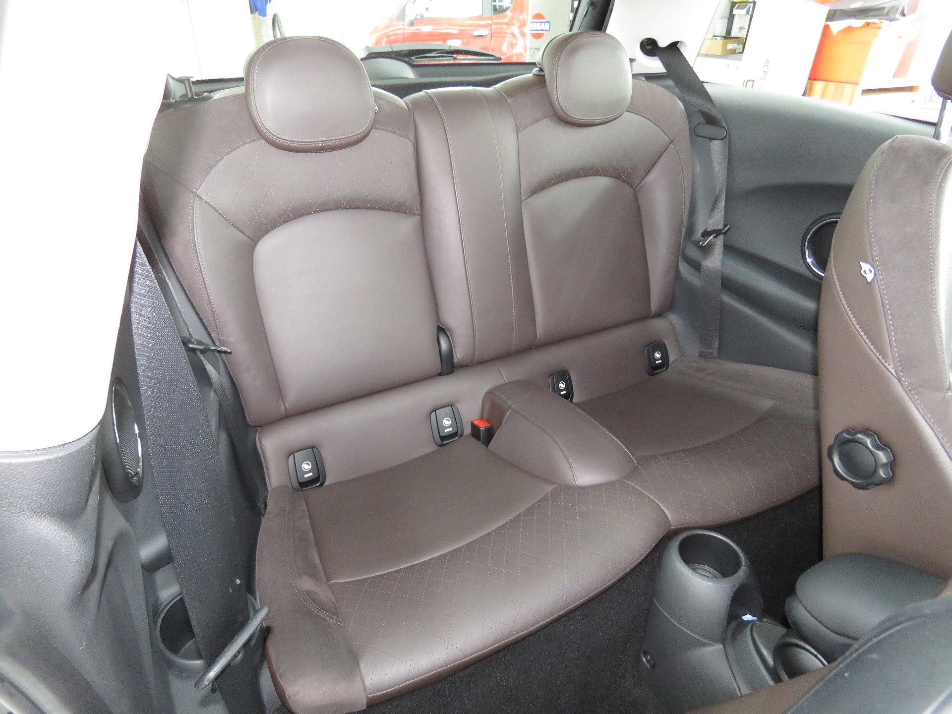 MINI Cooper S Steptronic (Automat)-image-12